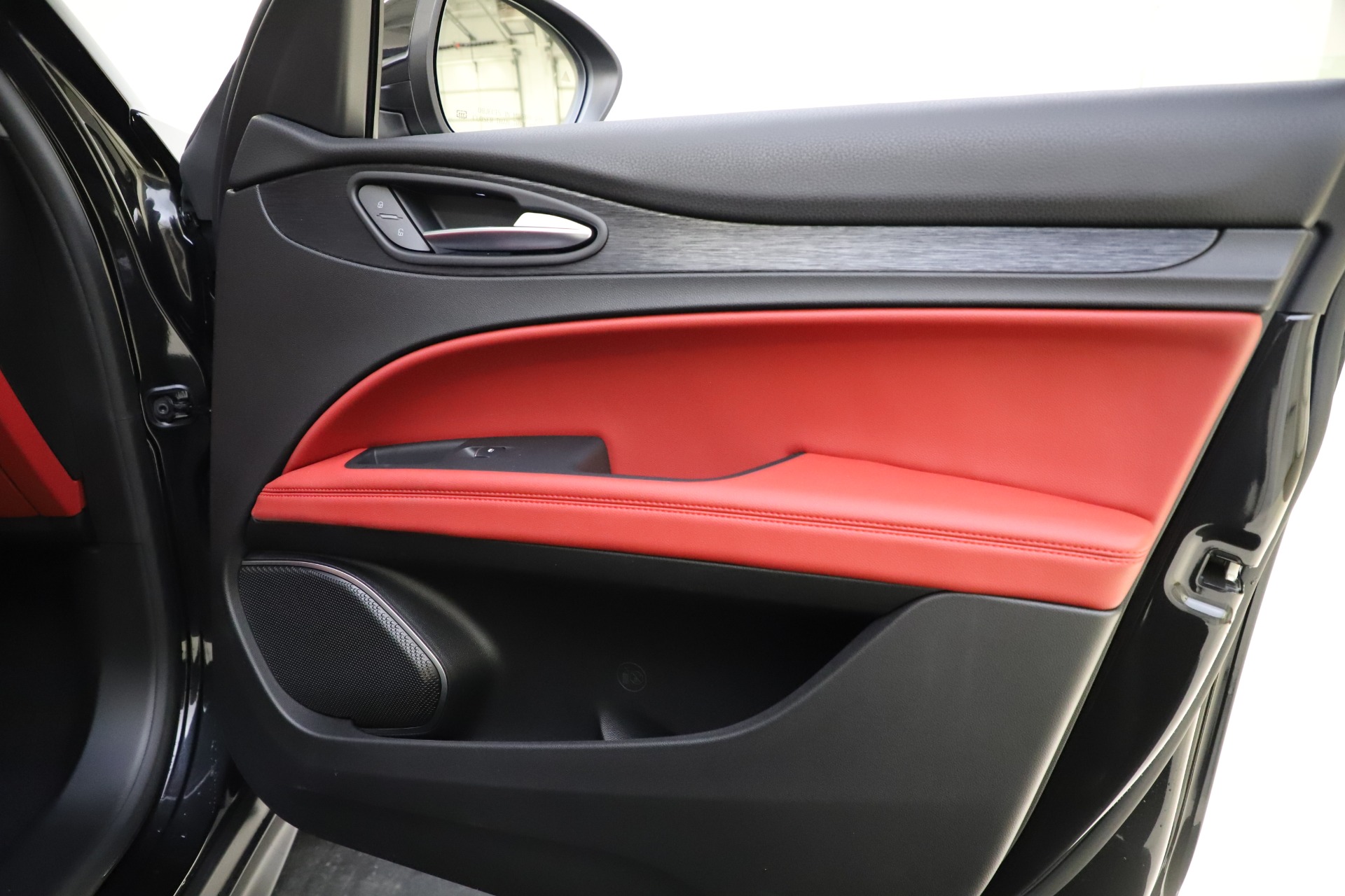 New-2021-Alfa-Romeo-Stelvio-Q4