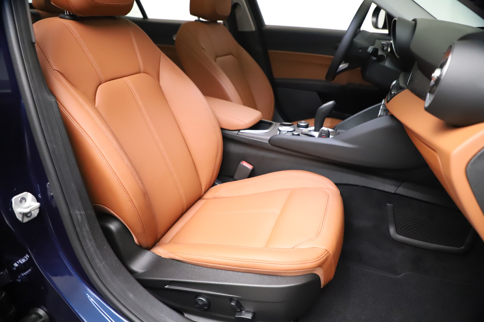 New-2021-Alfa-Romeo-Giulia-Ti-Q4