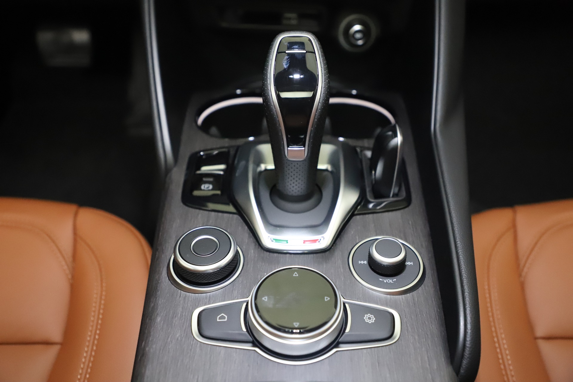 New-2021-Alfa-Romeo-Giulia-Ti-Q4