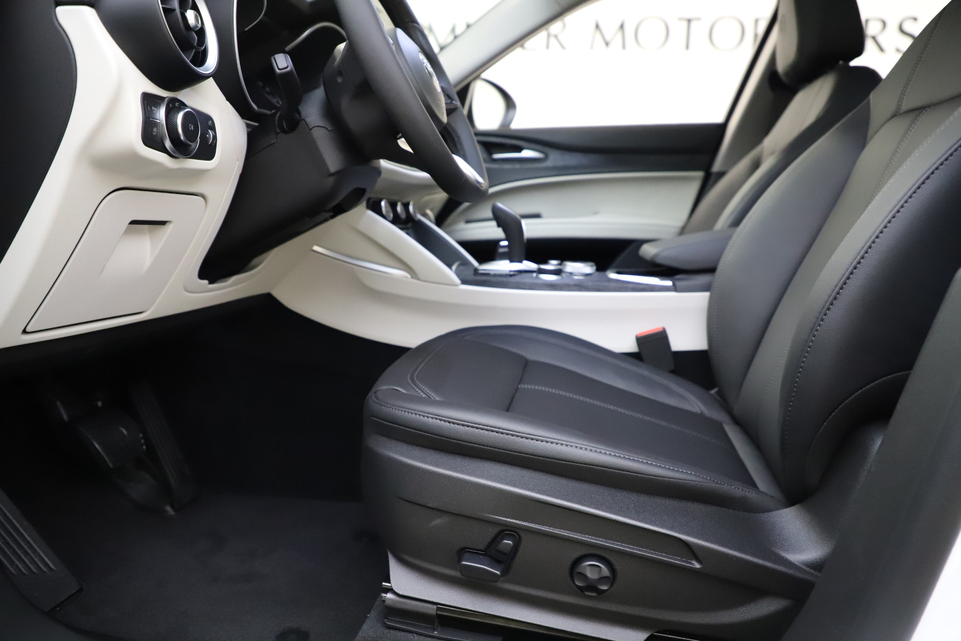 New-2021-Alfa-Romeo-Stelvio-Q4