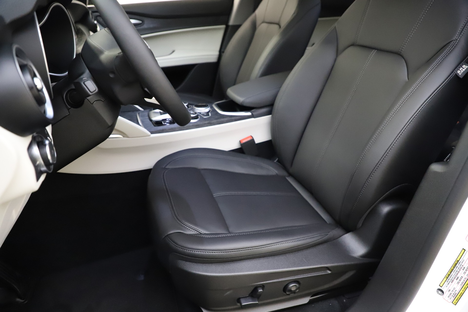 New-2021-Alfa-Romeo-Stelvio-Q4