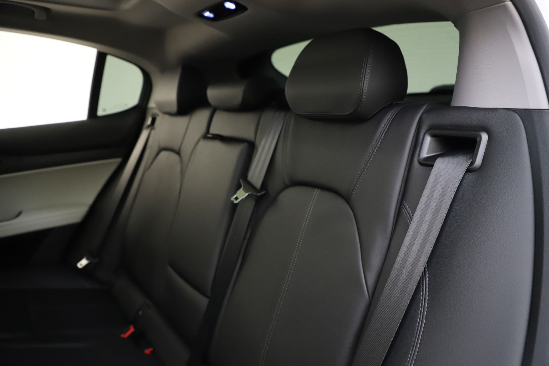 New-2021-Alfa-Romeo-Stelvio-Q4