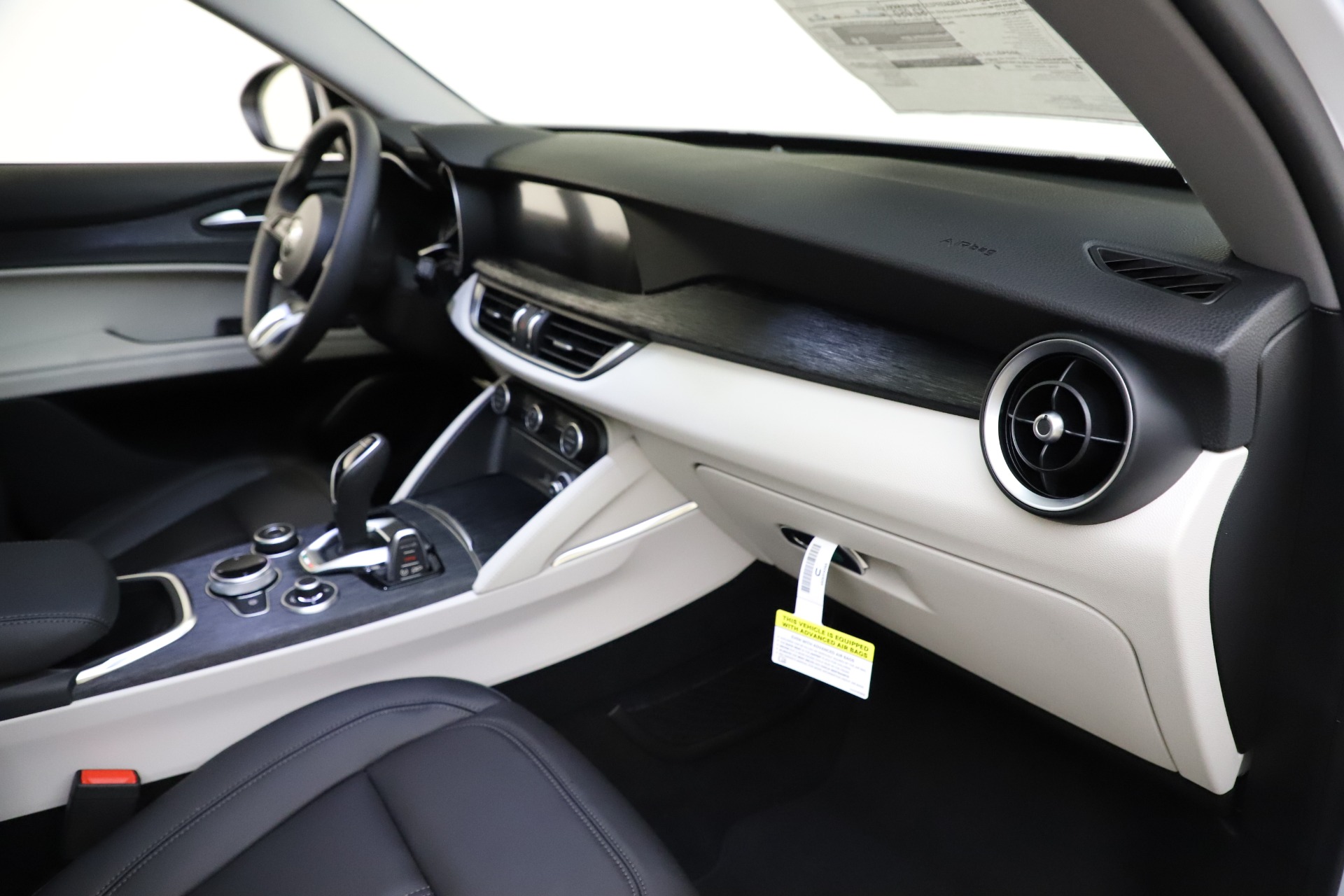 New-2021-Alfa-Romeo-Stelvio-Q4