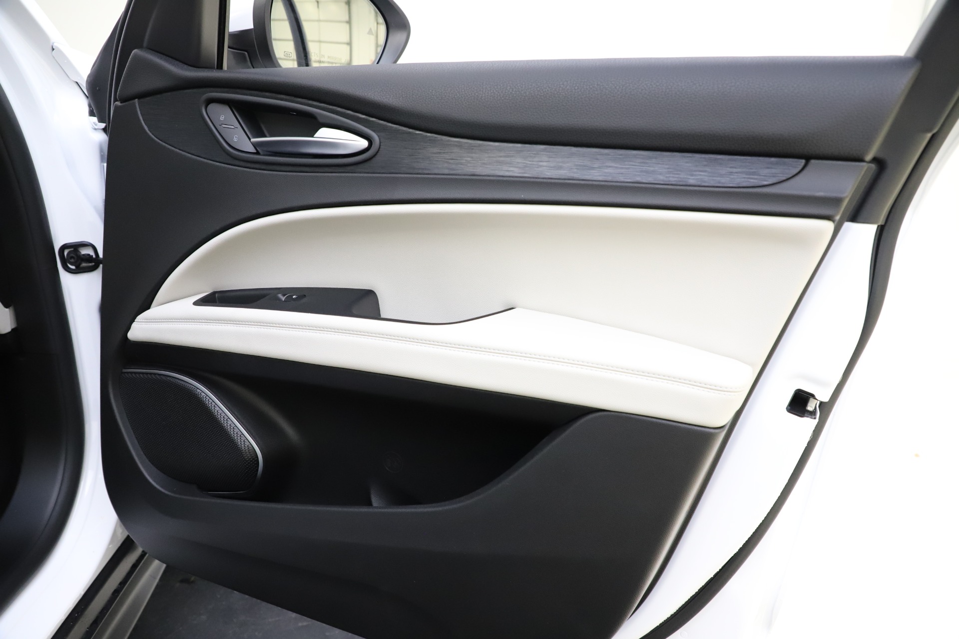 New-2021-Alfa-Romeo-Stelvio-Q4