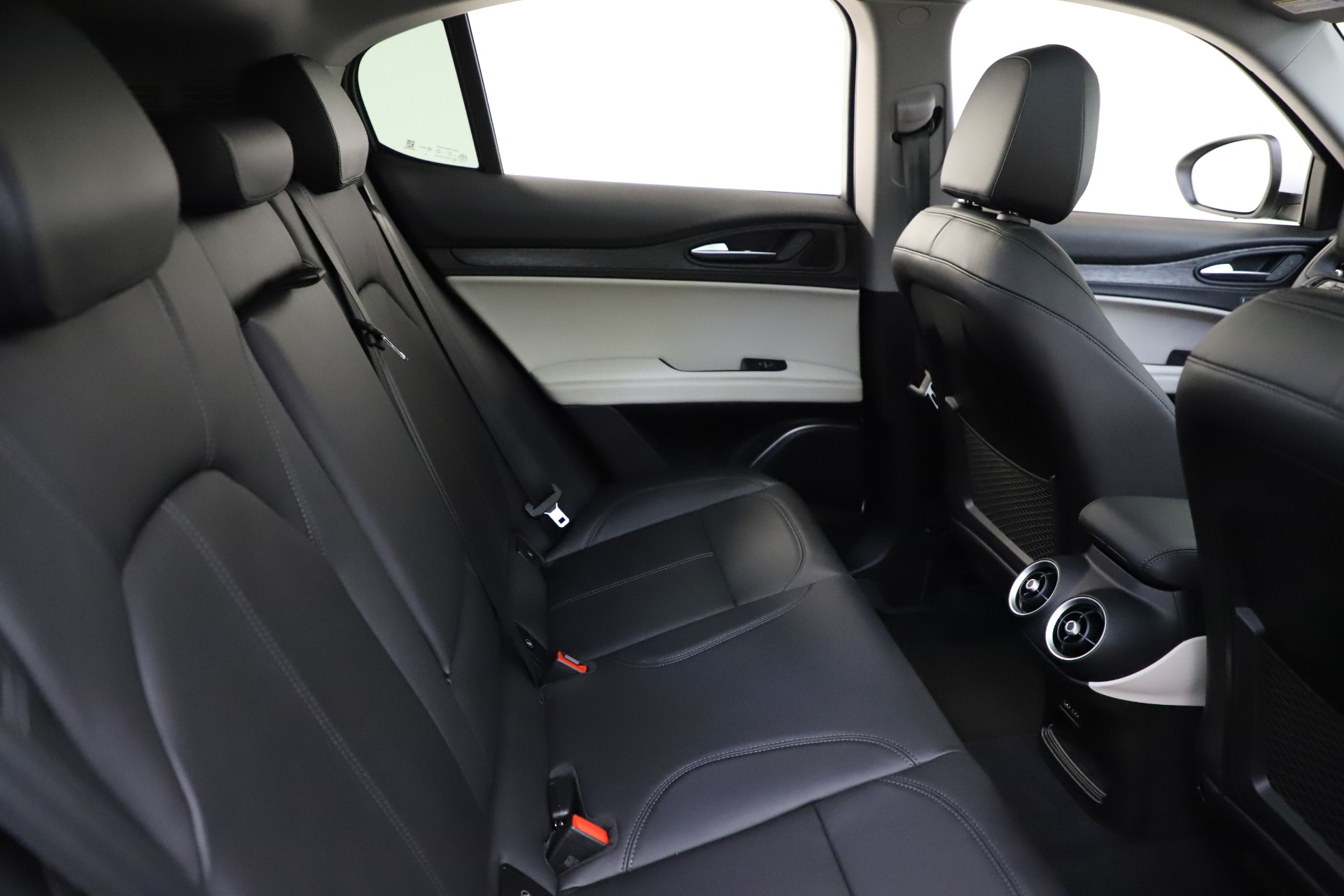 New-2021-Alfa-Romeo-Stelvio-Q4