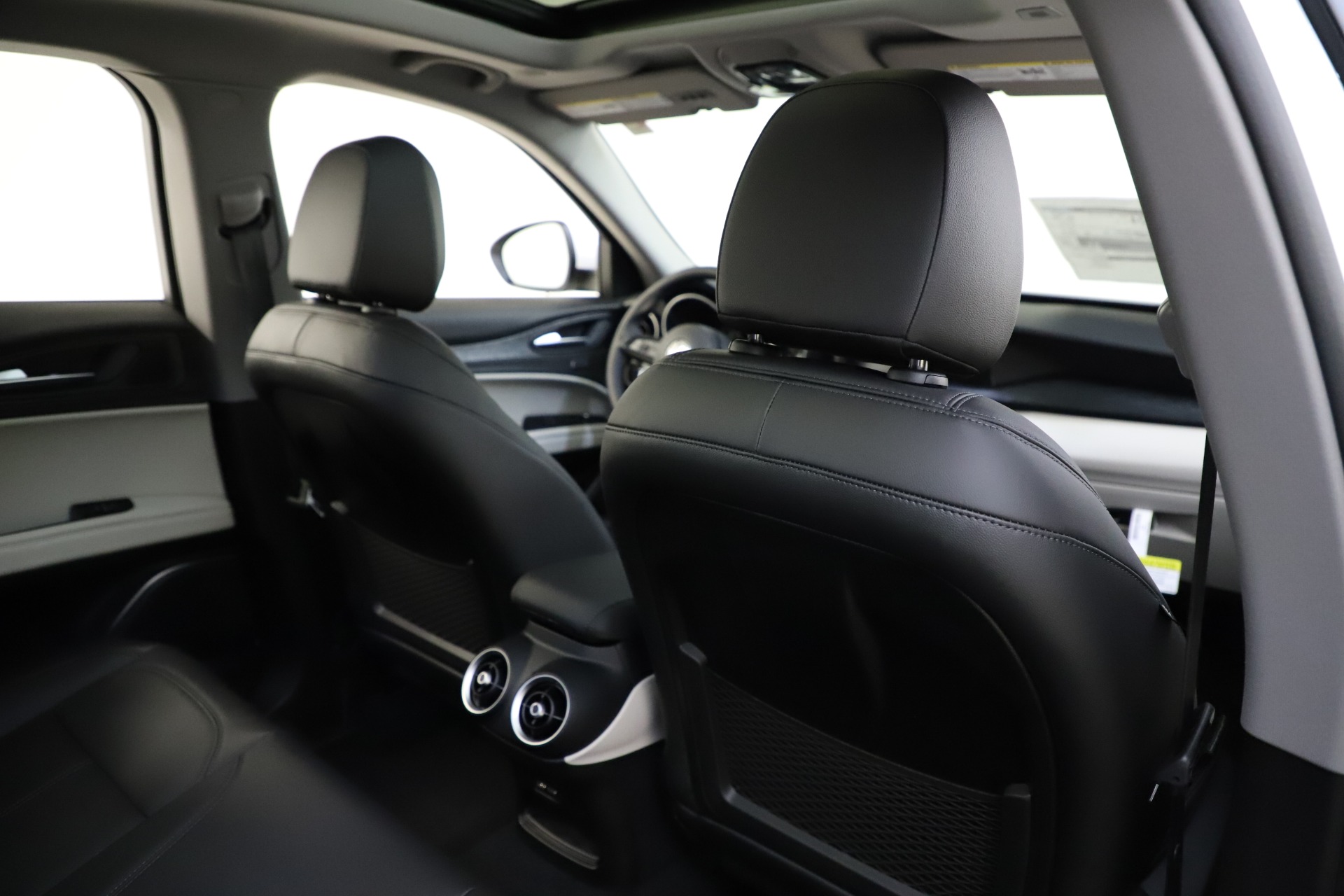 New-2021-Alfa-Romeo-Stelvio-Q4