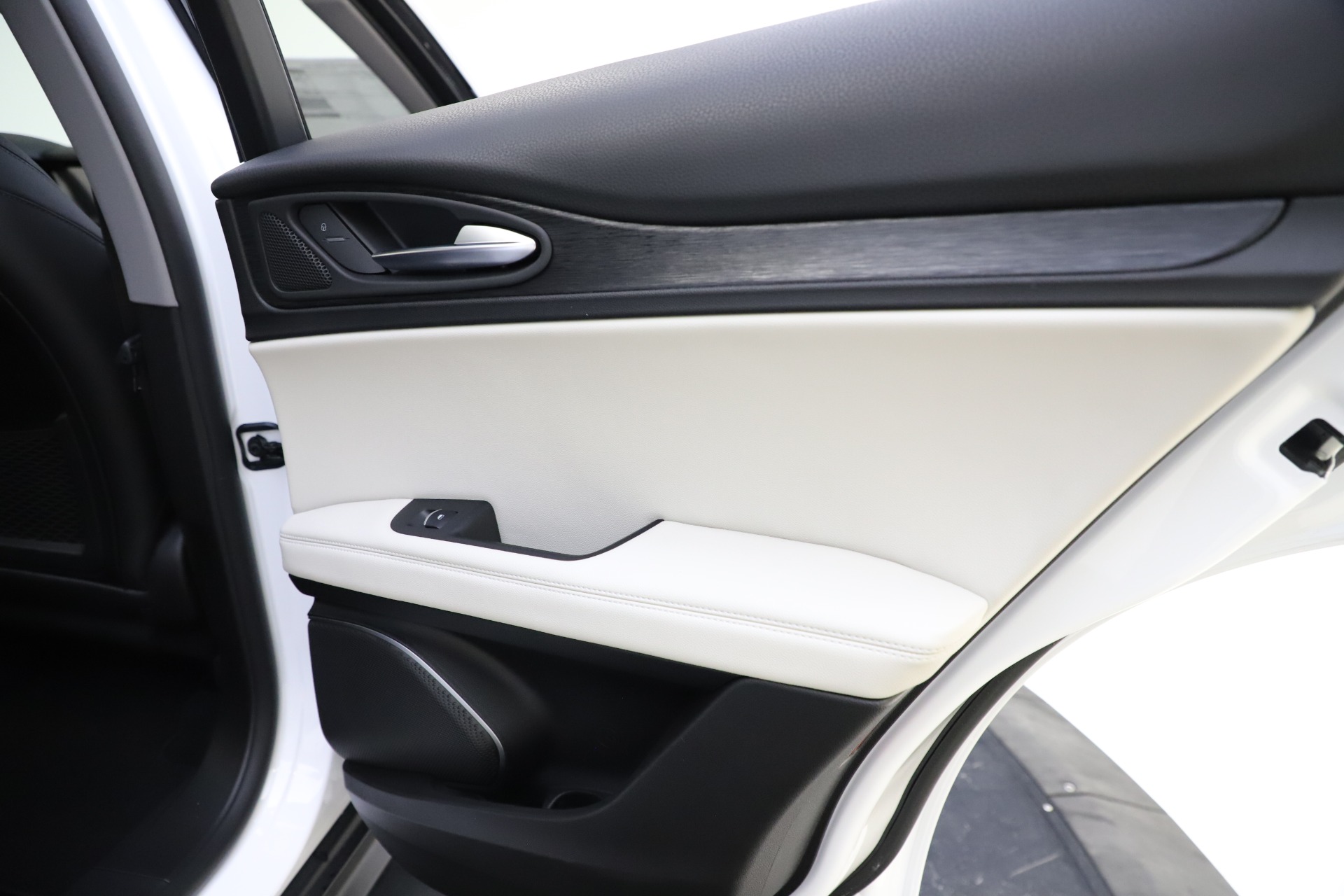 New-2021-Alfa-Romeo-Stelvio-Q4