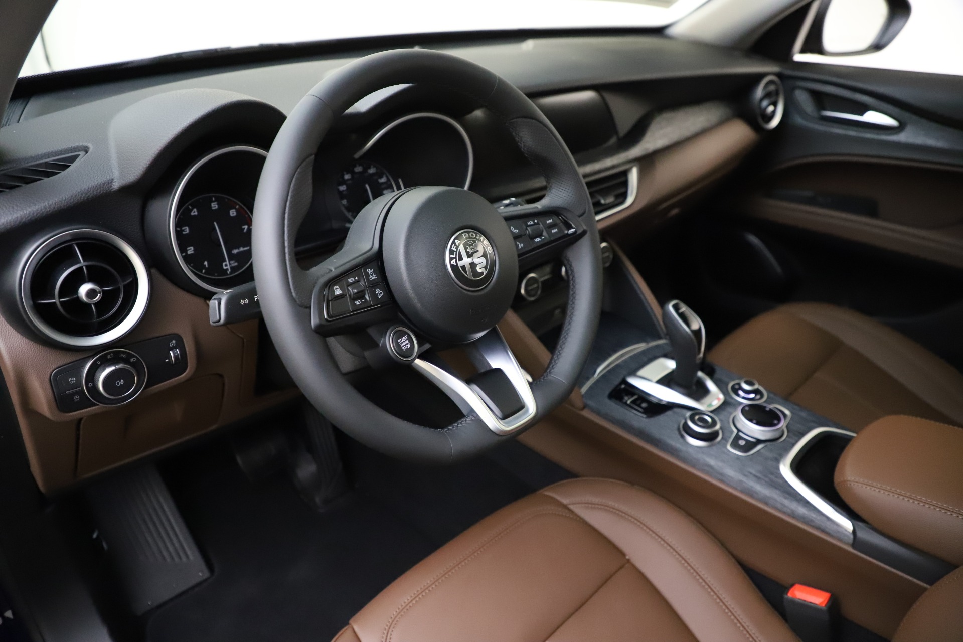 New-2021-Alfa-Romeo-Stelvio-Q4