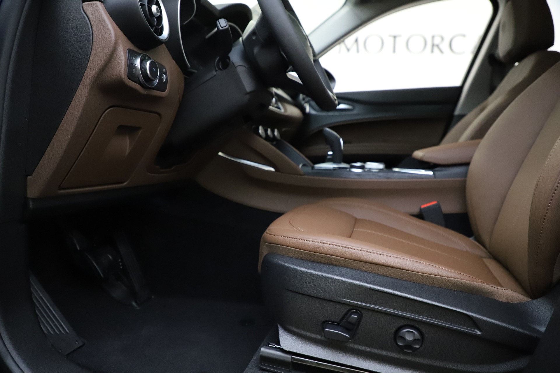 New-2021-Alfa-Romeo-Stelvio-Q4