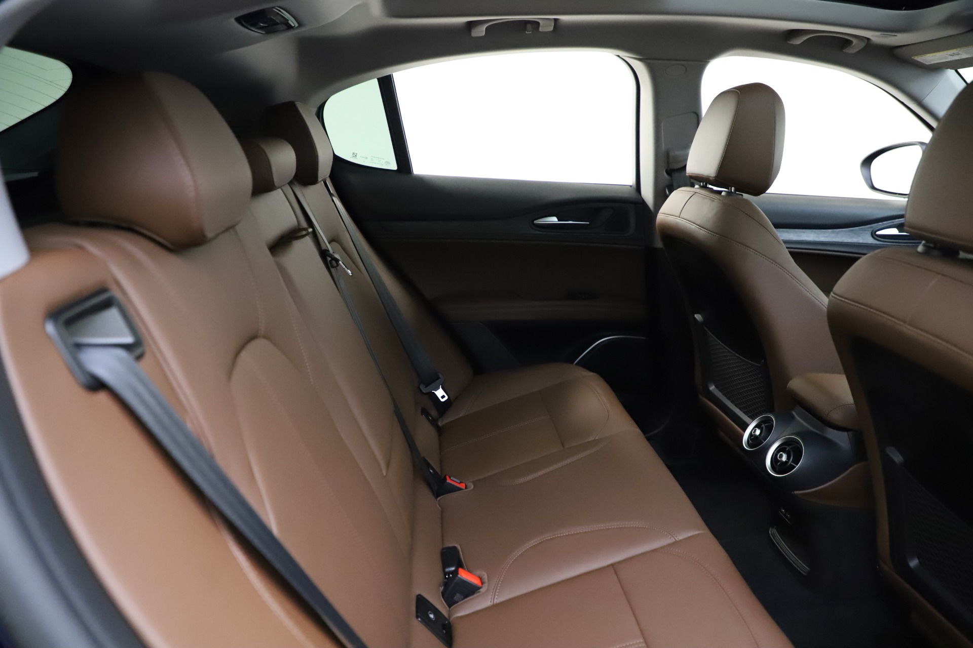 New-2021-Alfa-Romeo-Stelvio-Q4