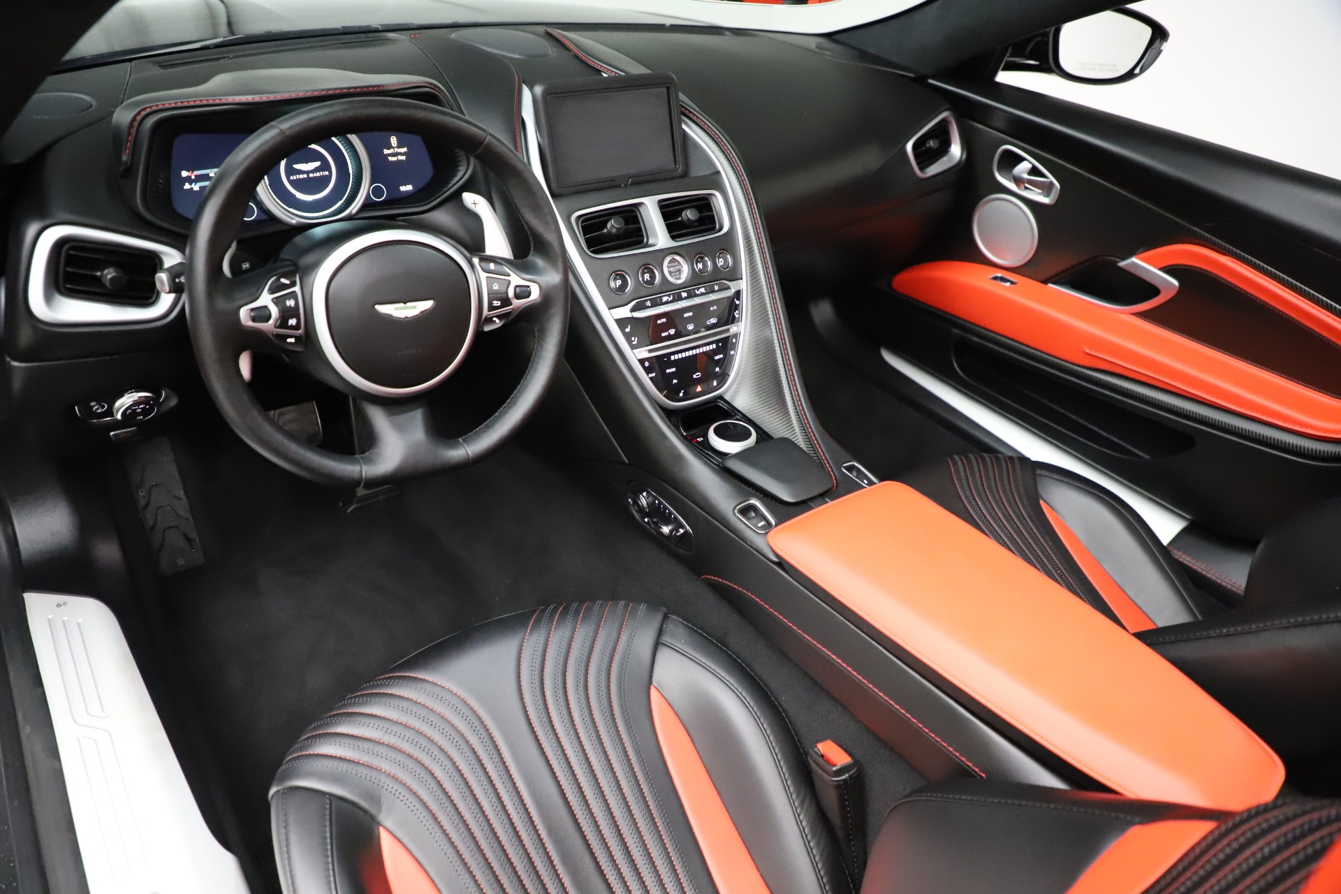 Used-2019-Aston-Martin-DB11-Volante