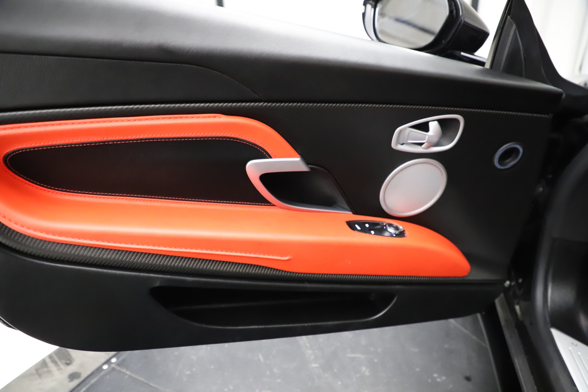 Used-2019-Aston-Martin-DB11-Volante