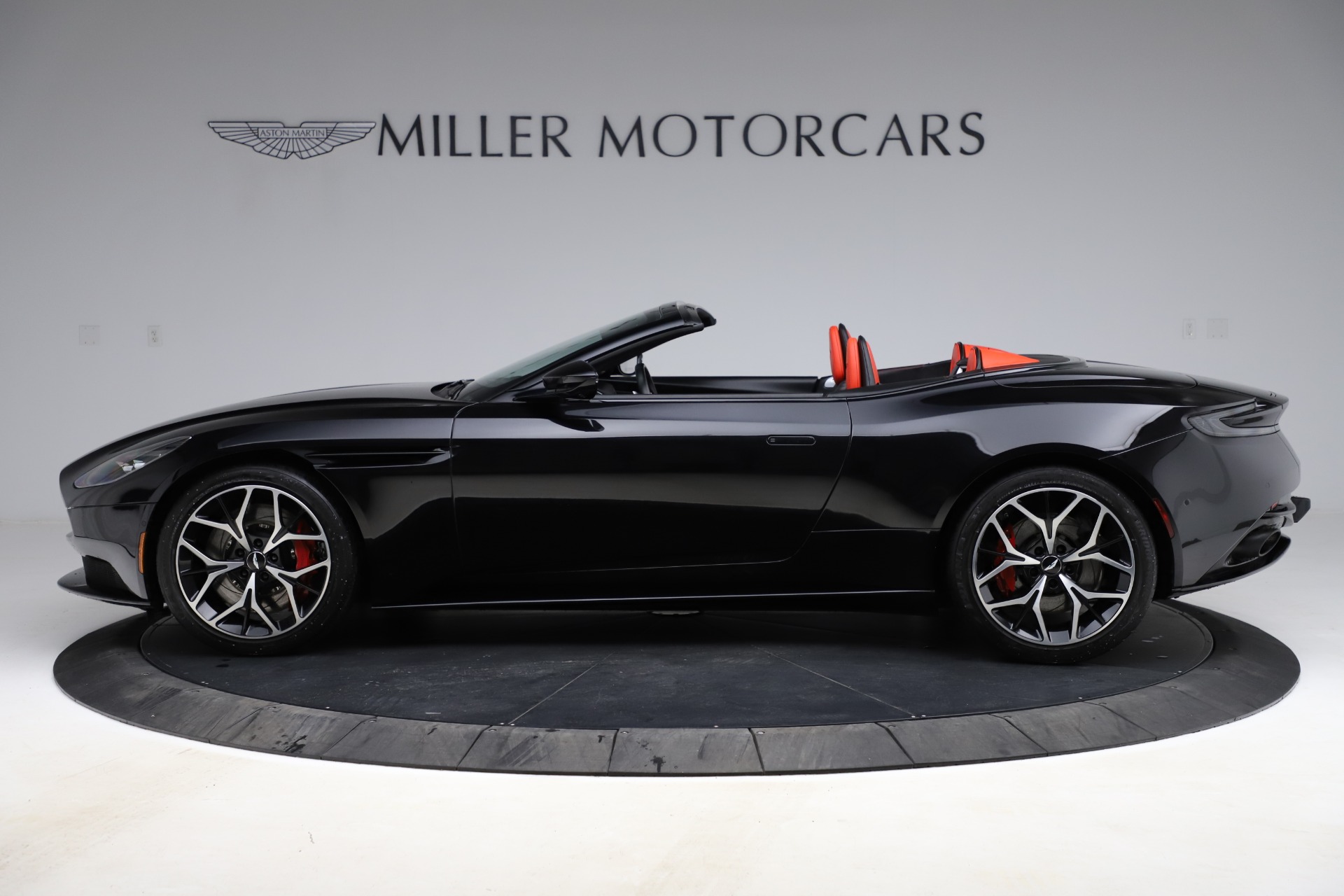 Used-2019-Aston-Martin-DB11-Volante