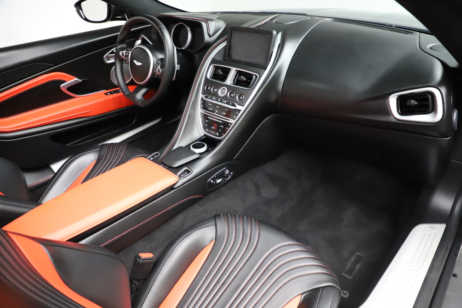 Used-2019-Aston-Martin-DB11-Volante