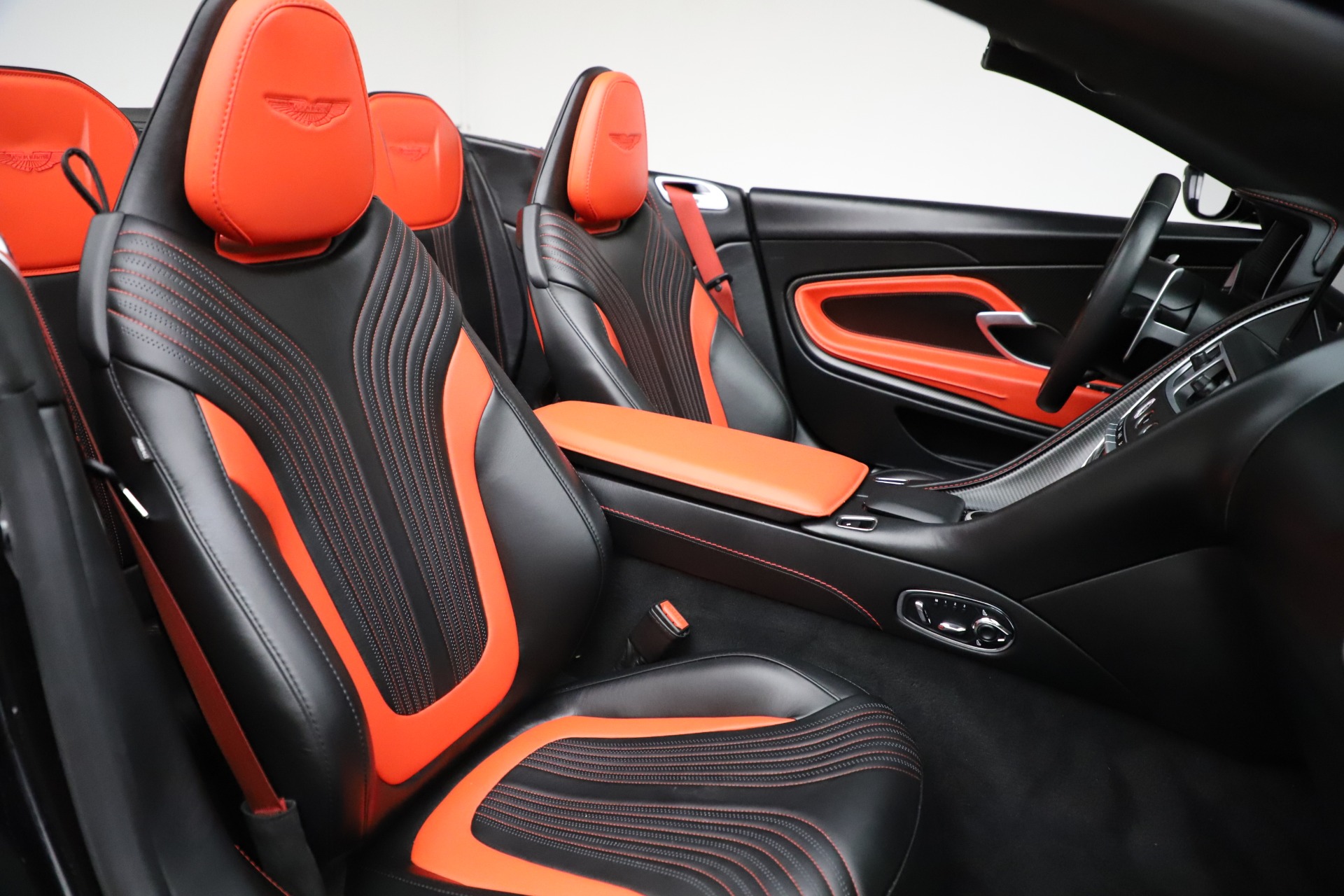 Used-2019-Aston-Martin-DB11-Volante