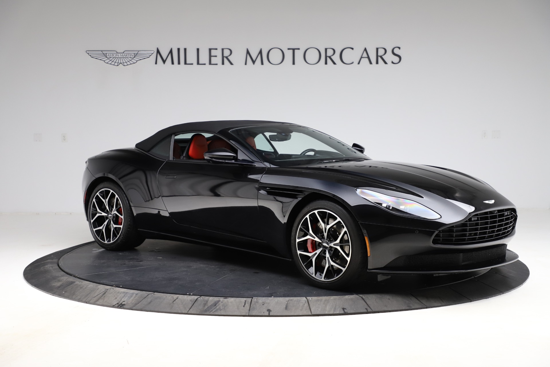 Used-2019-Aston-Martin-DB11-Volante