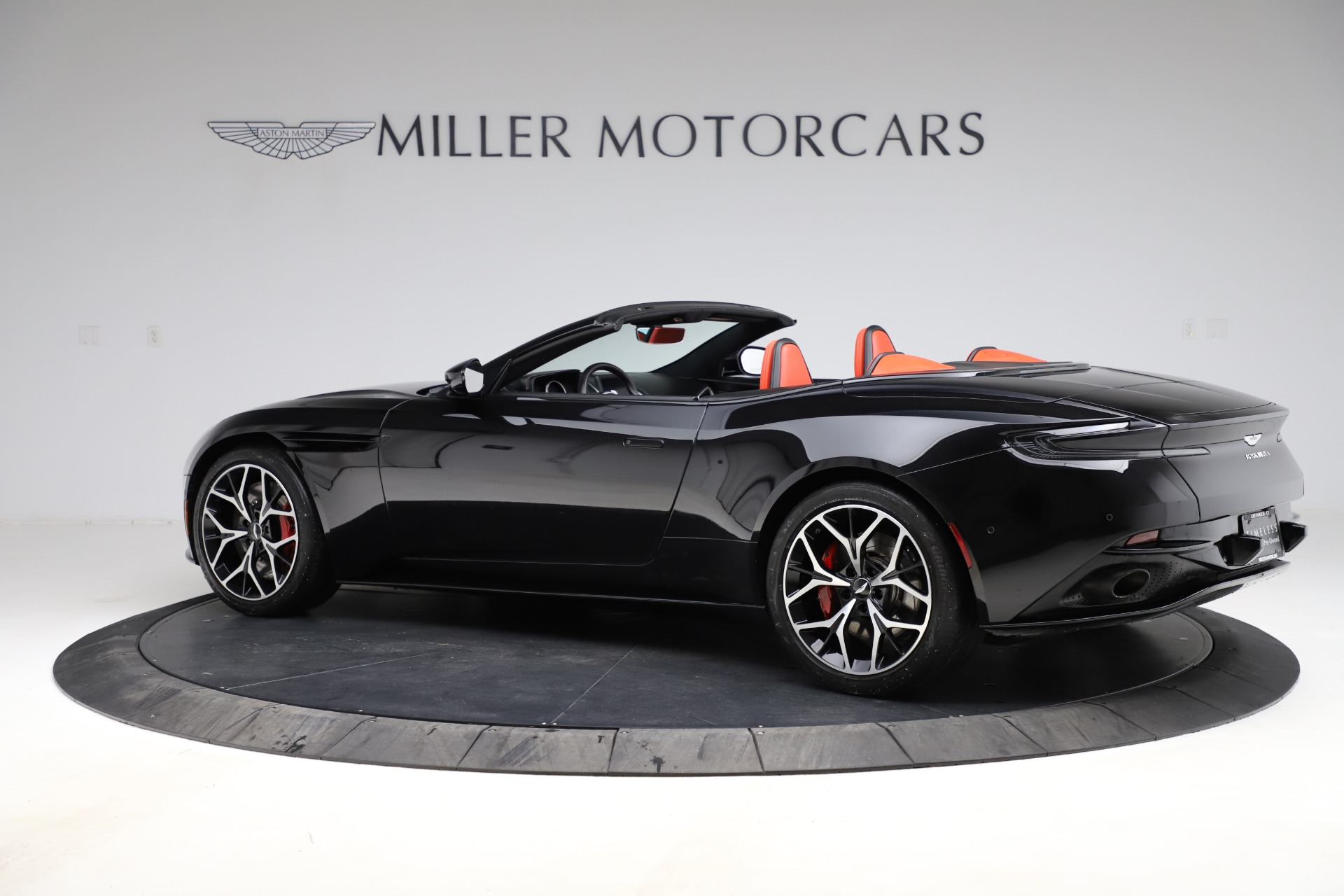 Used-2019-Aston-Martin-DB11-Volante