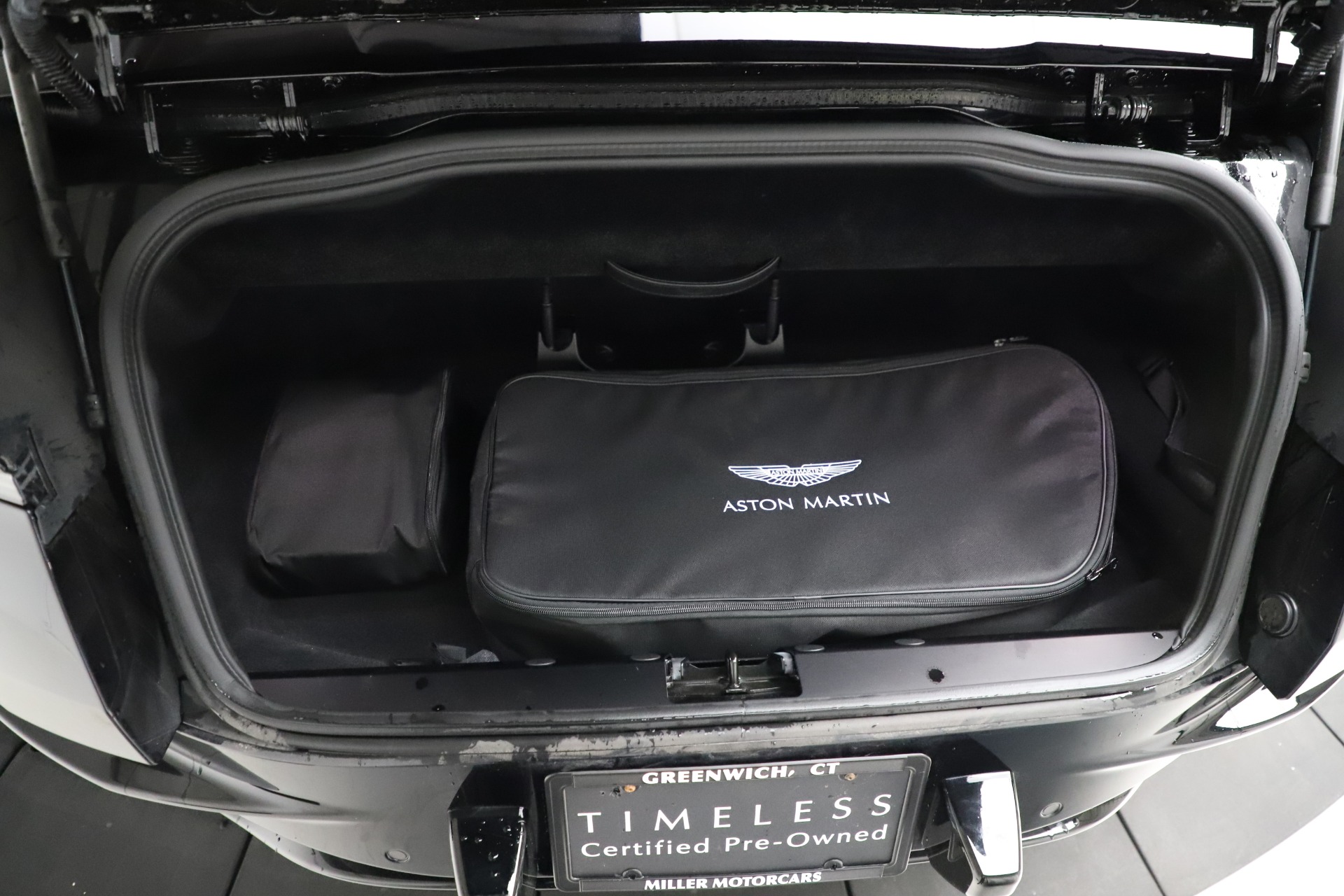 Used-2019-Aston-Martin-DB11-Volante