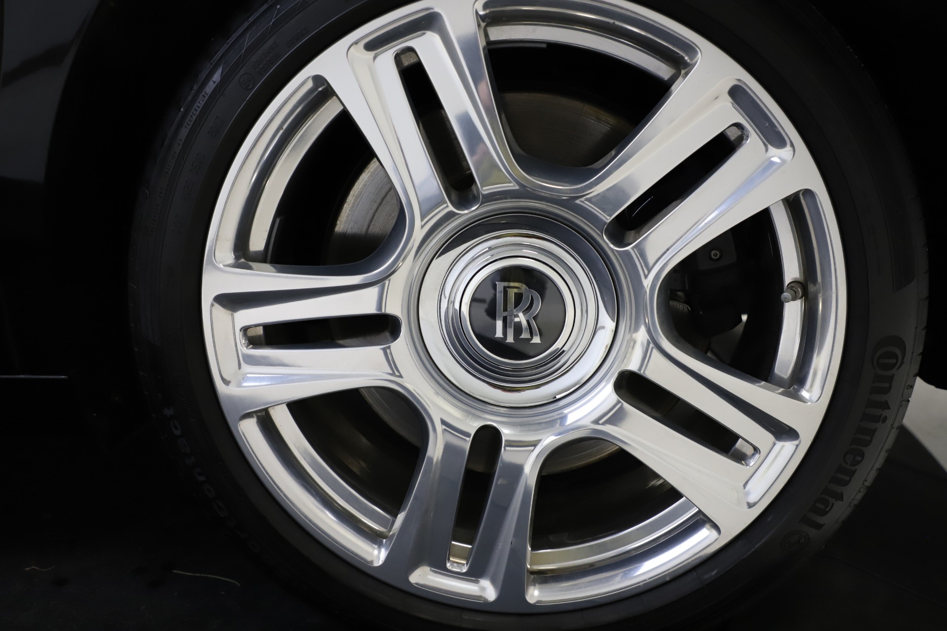 Used-2016-Rolls-Royce-Ghost