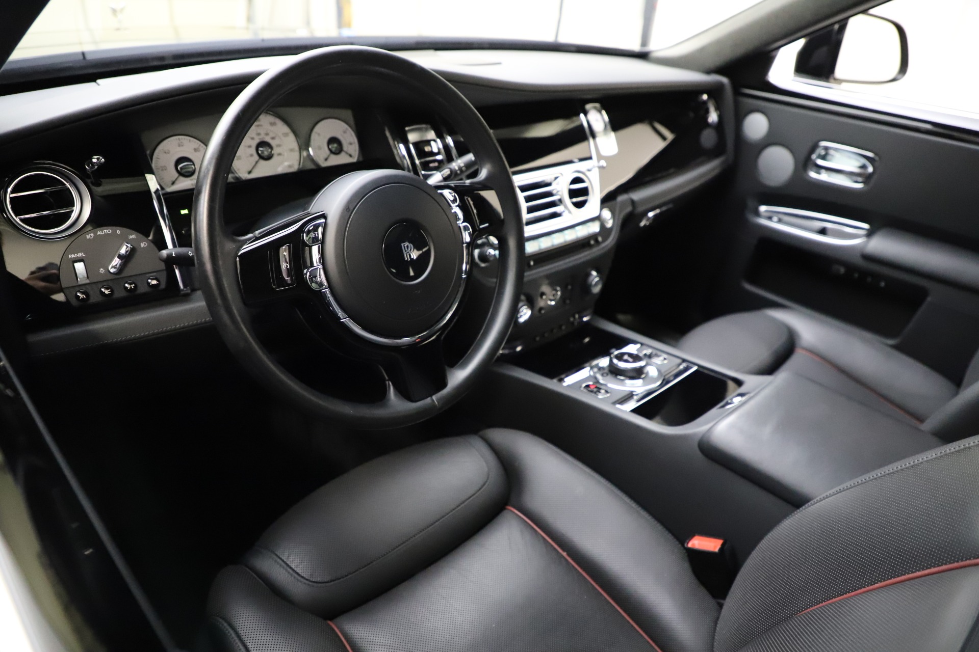 Used-2016-Rolls-Royce-Ghost