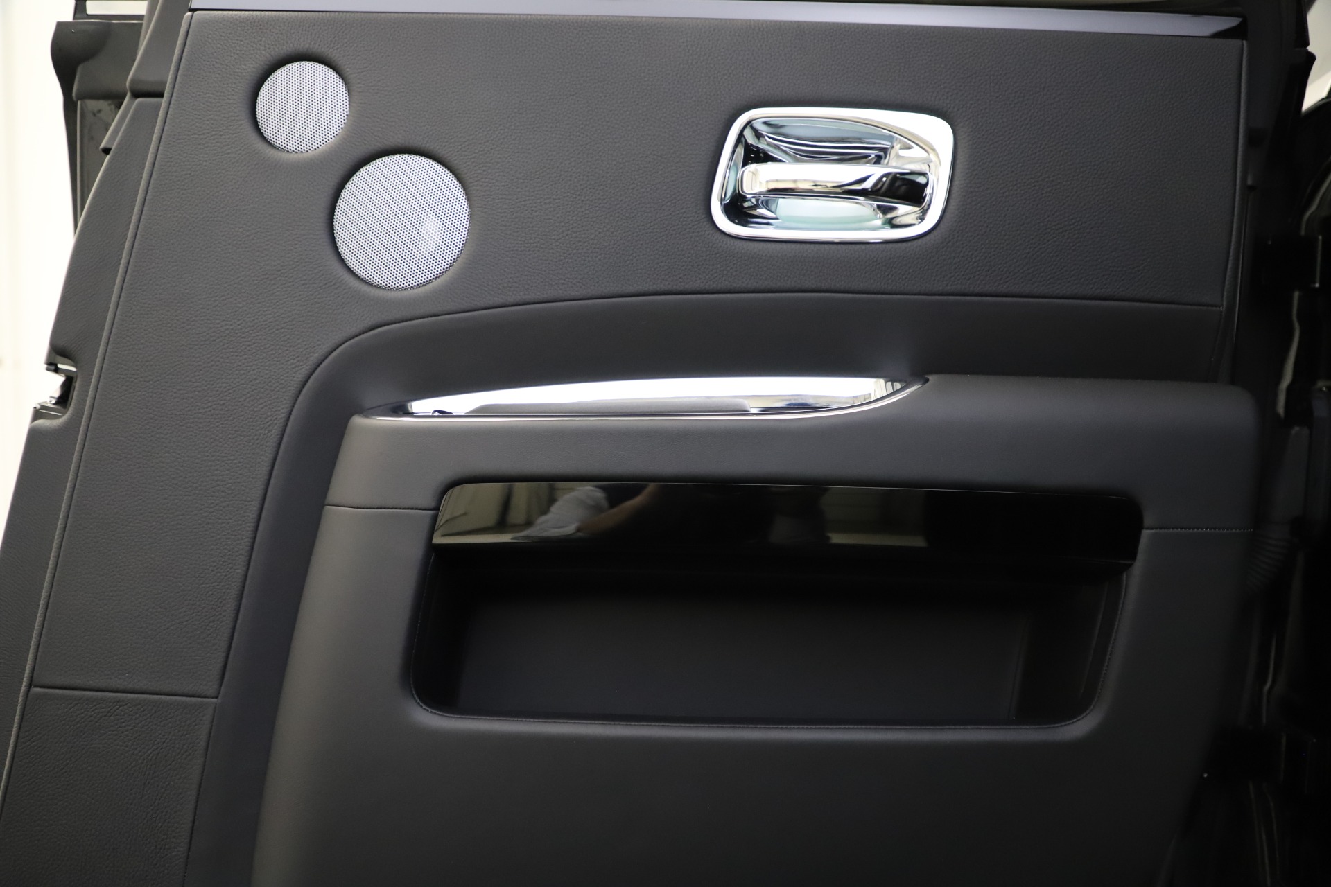 Used-2016-Rolls-Royce-Ghost