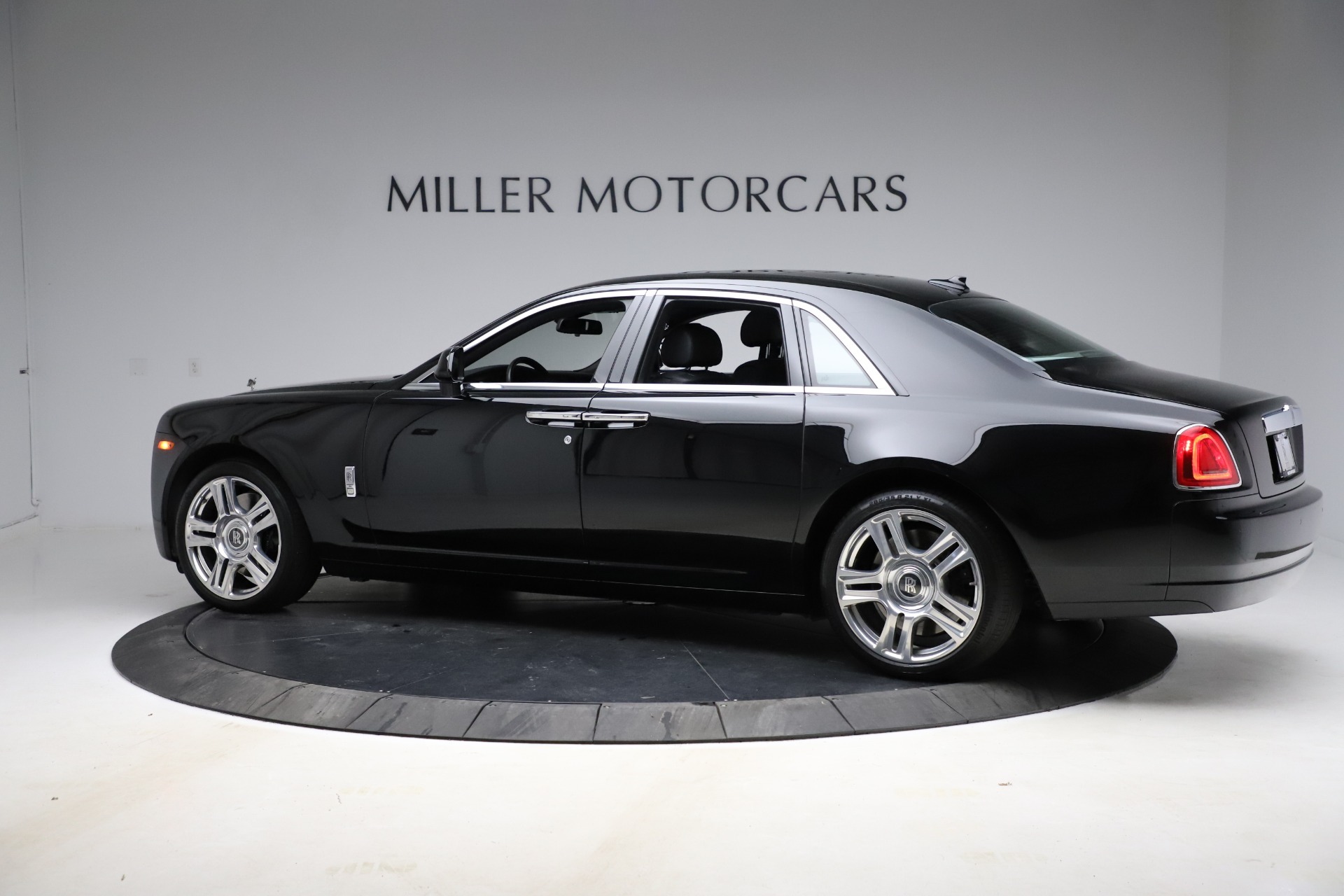 Used-2016-Rolls-Royce-Ghost