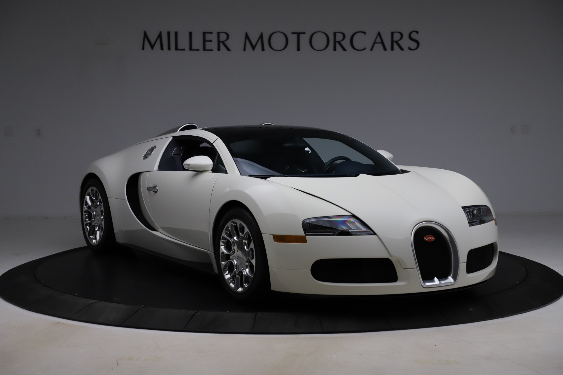 Used-2010-Bugatti-Veyron-164-Grand-Sport