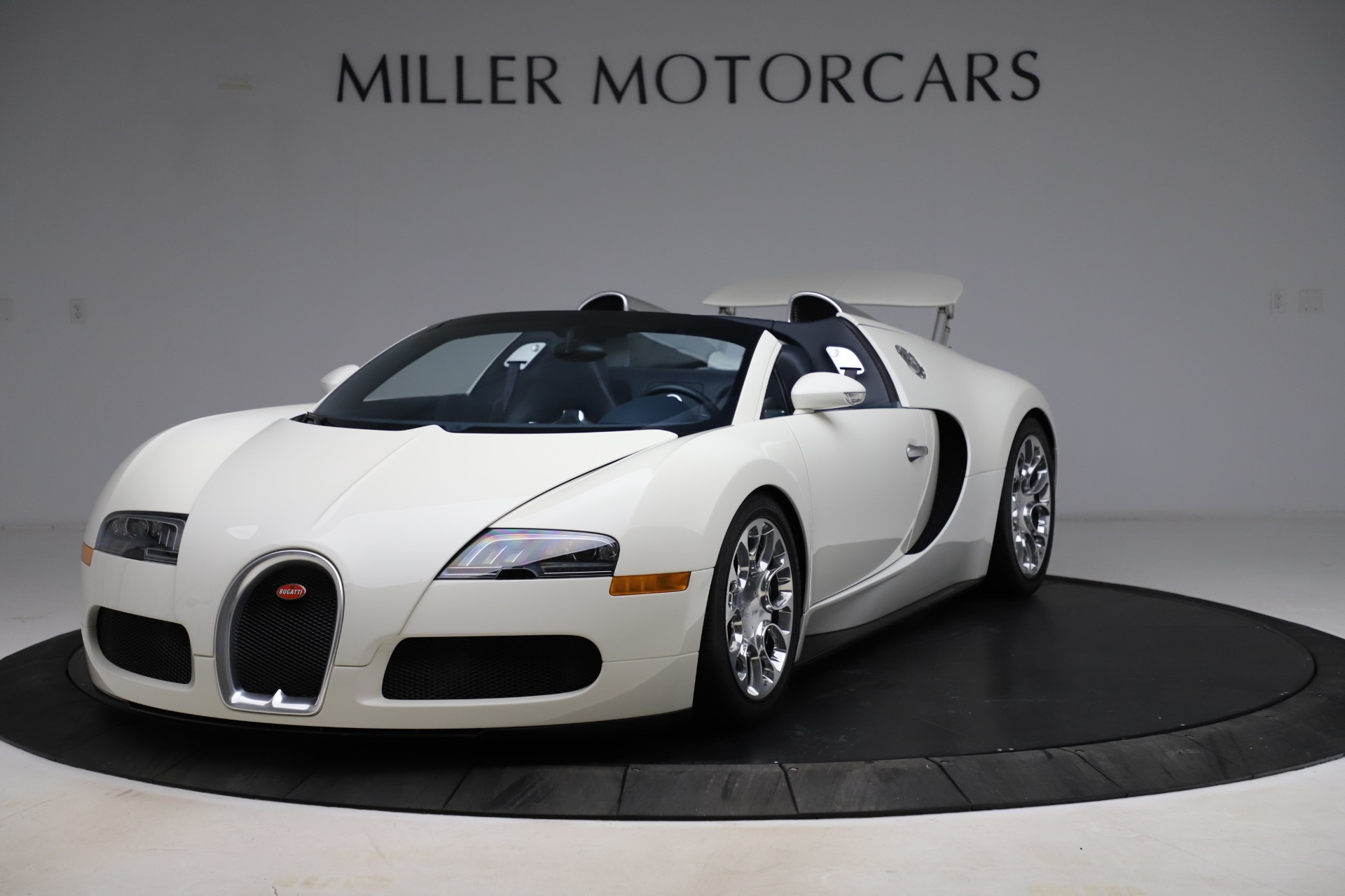 Used-2010-Bugatti-Veyron-164-Grand-Sport