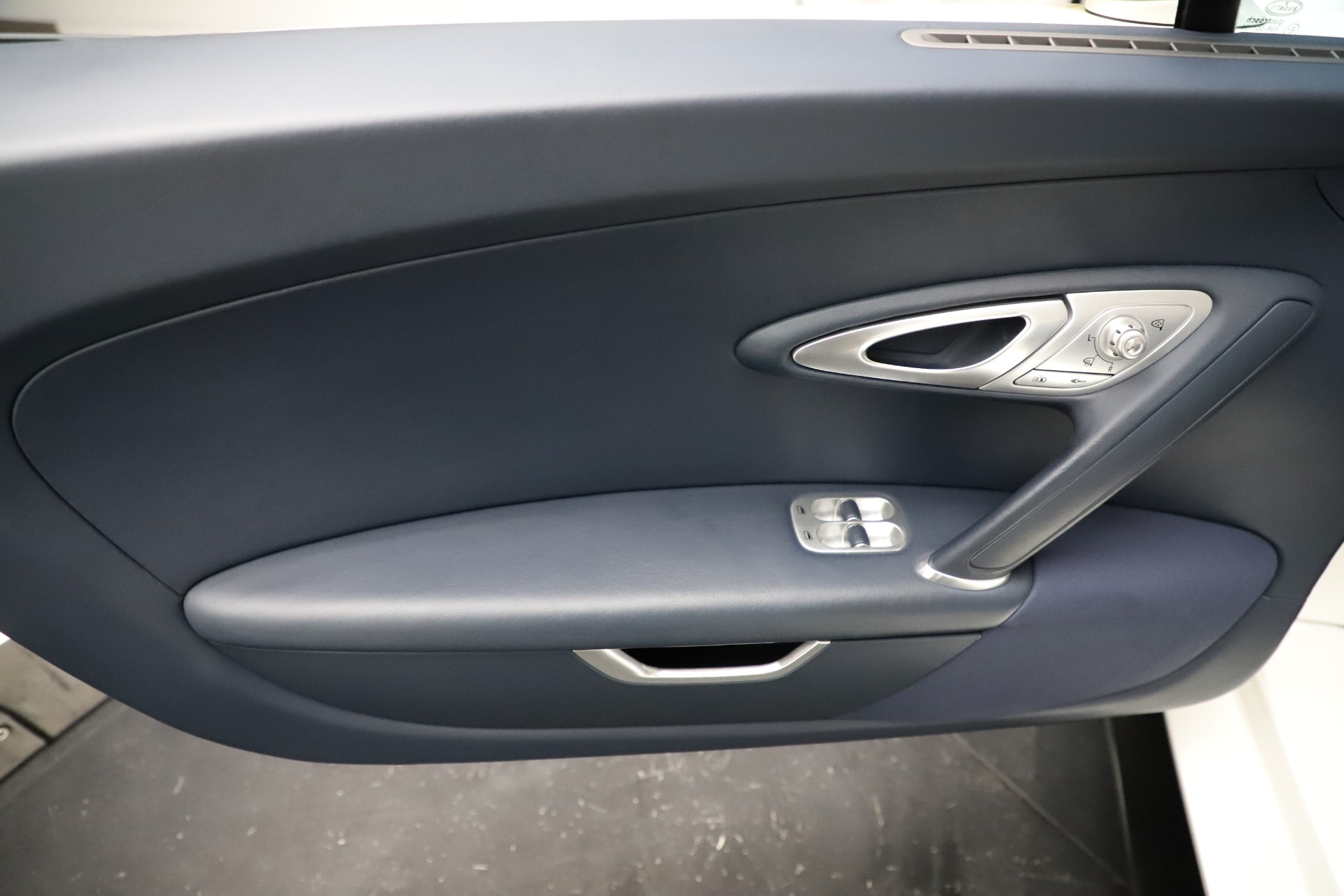 Used-2010-Bugatti-Veyron-164-Grand-Sport