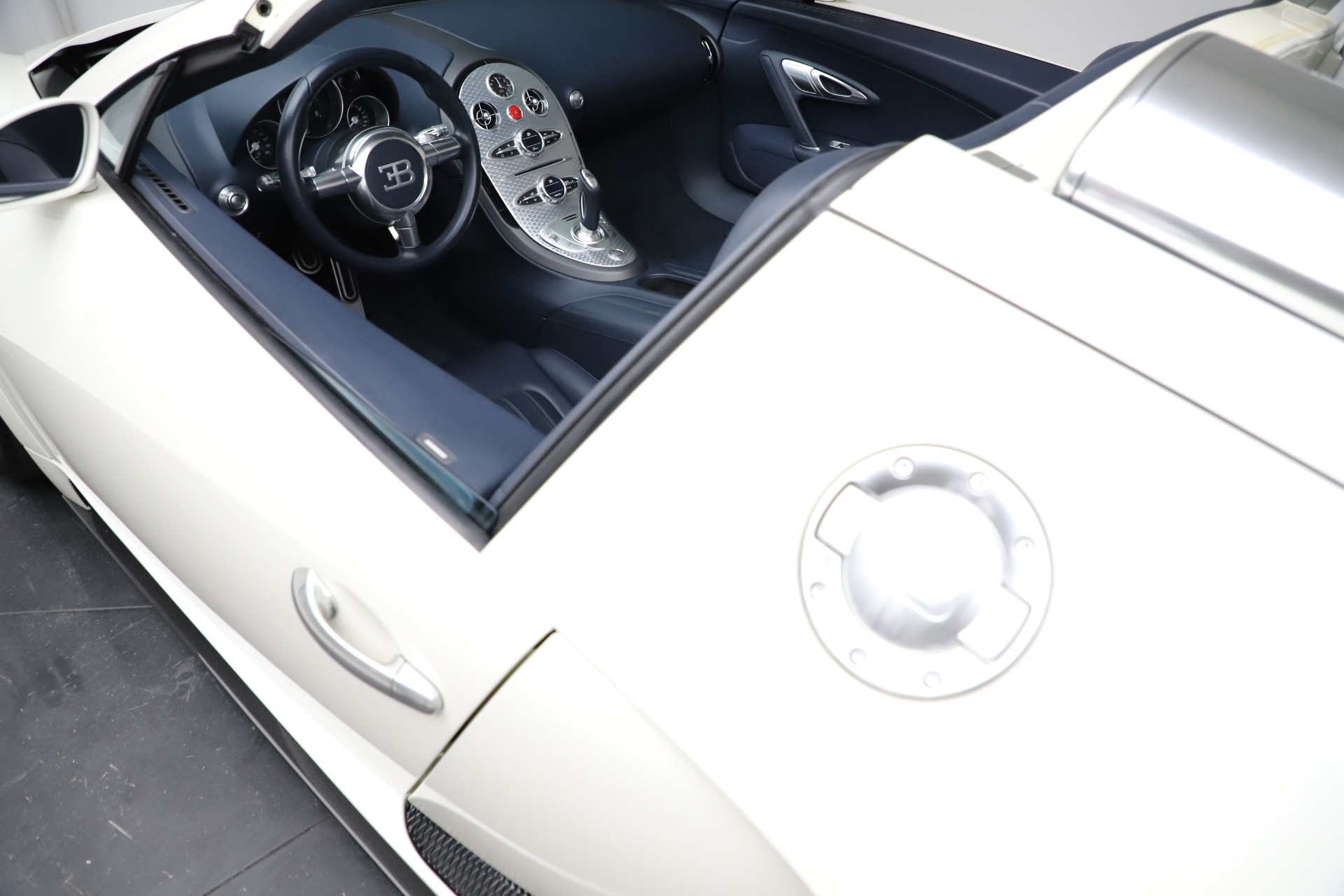 Used-2010-Bugatti-Veyron-164-Grand-Sport