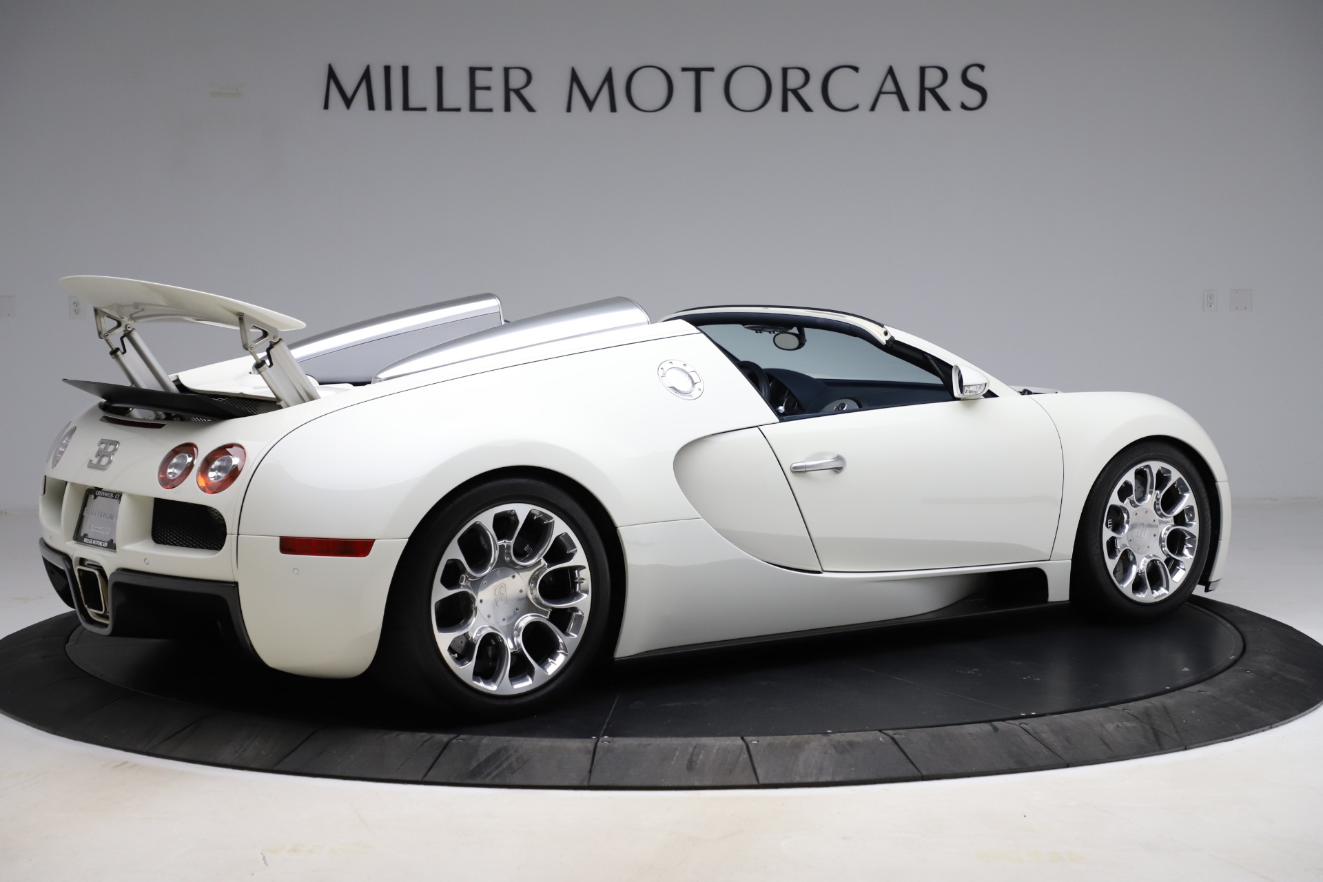 Used-2010-Bugatti-Veyron-164-Grand-Sport