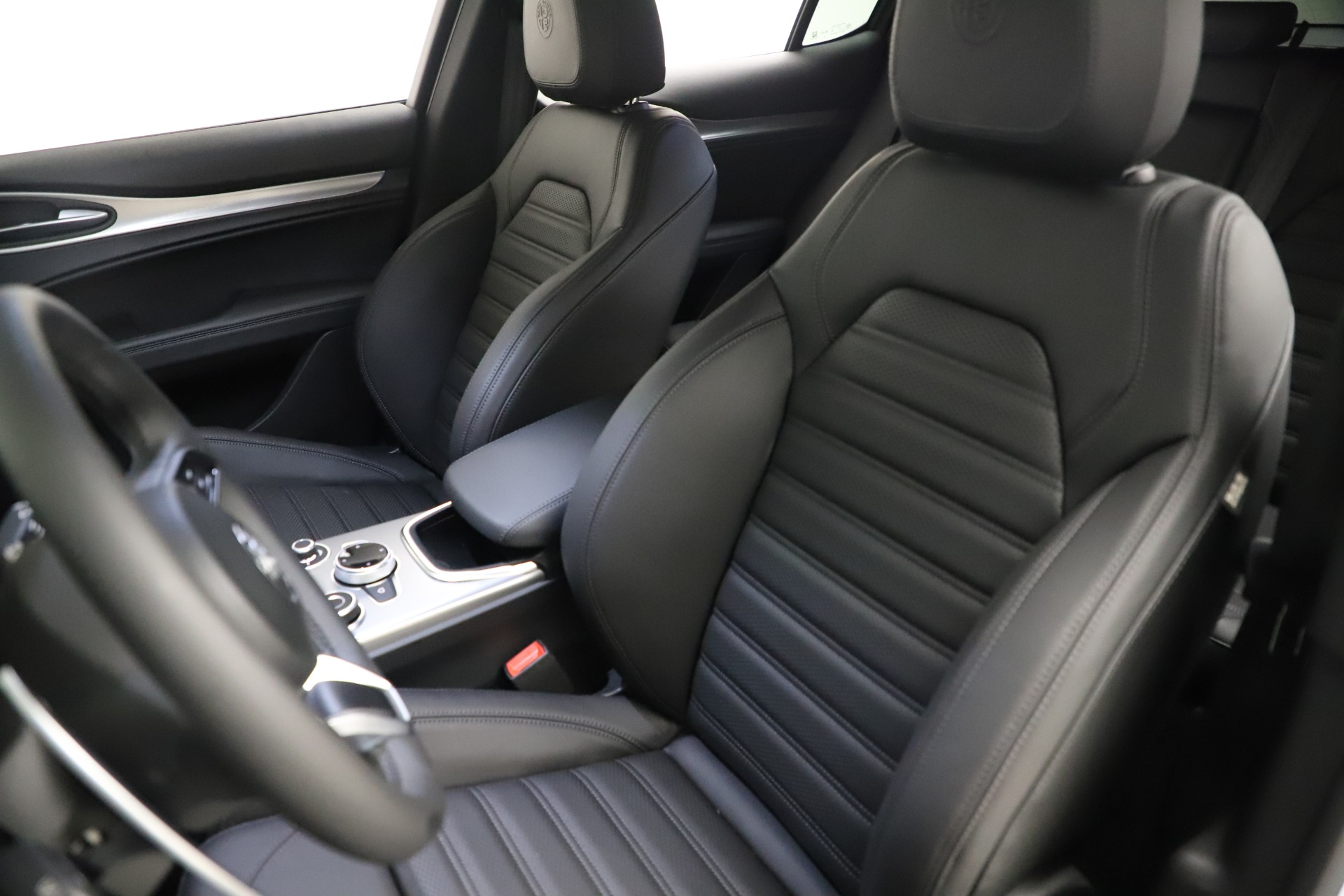 New-2021-Alfa-Romeo-Stelvio-Ti-Sport-Q4