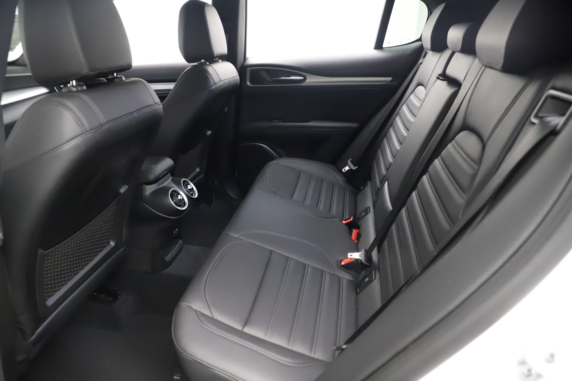 New-2021-Alfa-Romeo-Stelvio-Ti-Sport-Q4