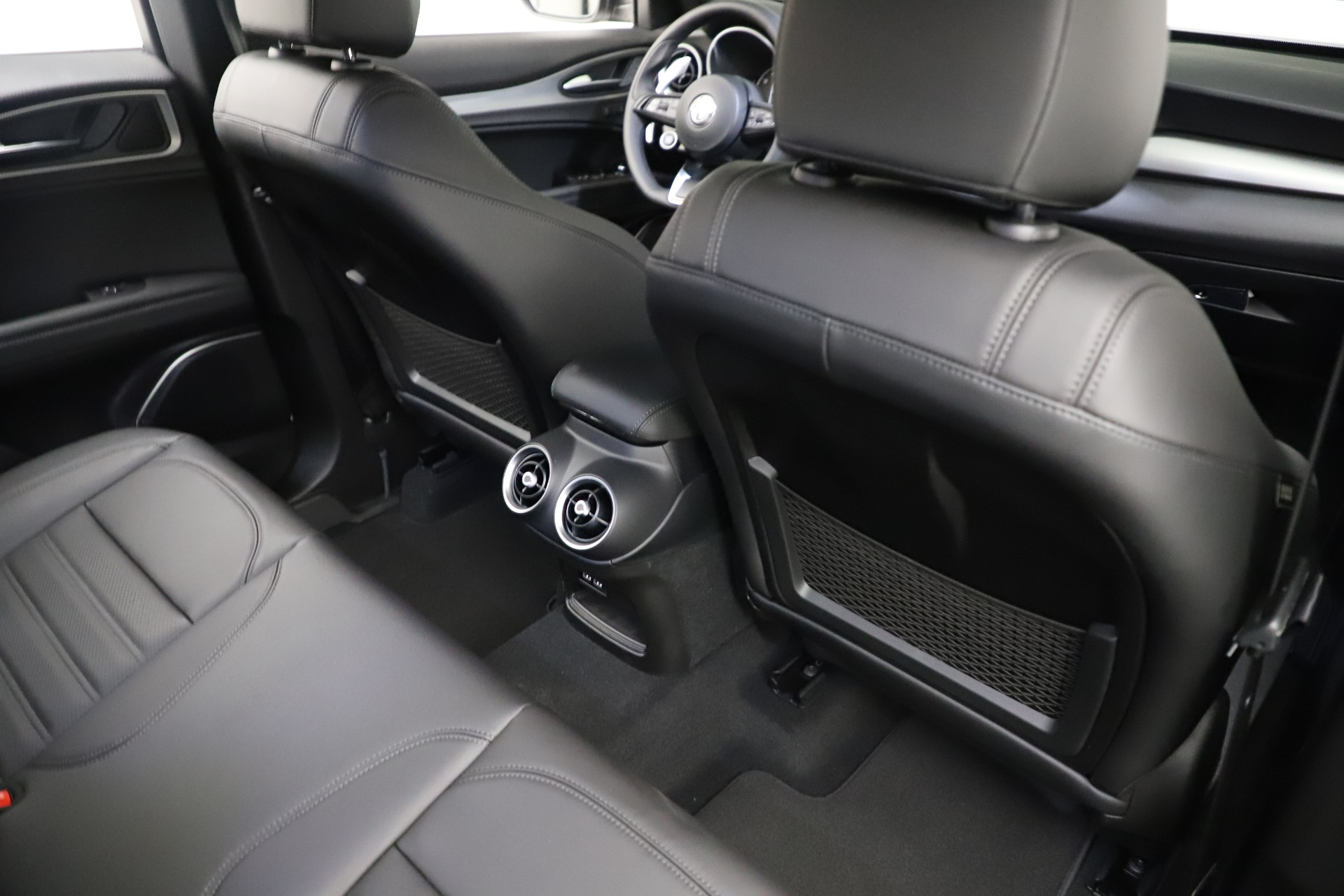 New-2021-Alfa-Romeo-Stelvio-Ti-Sport-Q4