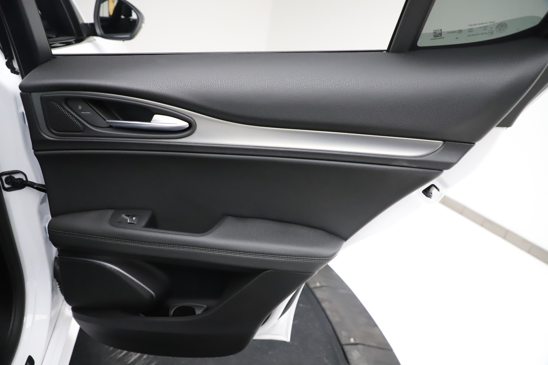 New-2021-Alfa-Romeo-Stelvio-Ti-Sport-Q4