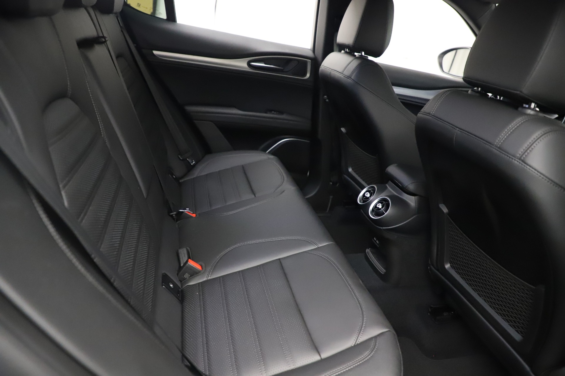 New-2021-Alfa-Romeo-Stelvio-Ti-Sport-Q4