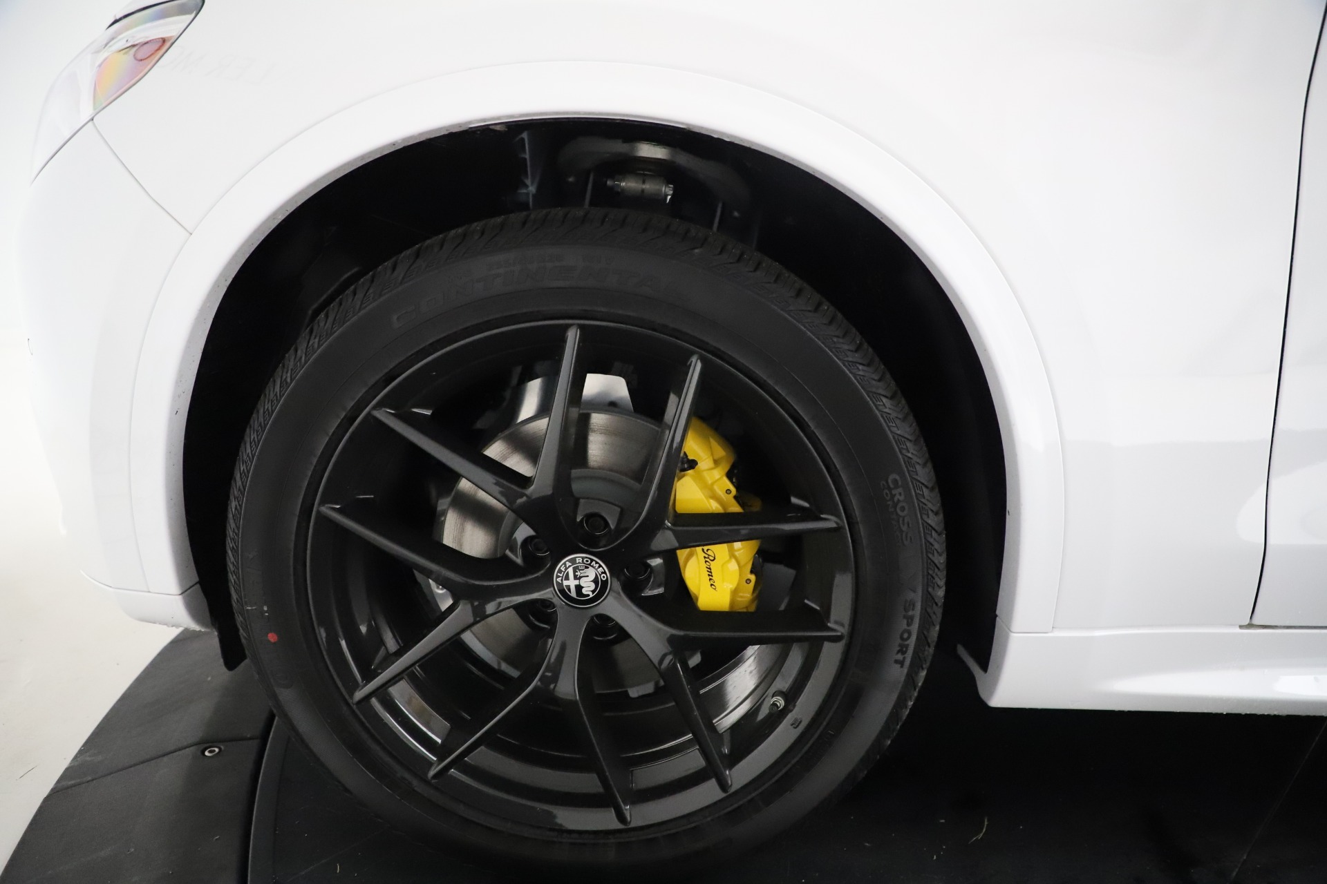 New-2021-Alfa-Romeo-Stelvio-Ti-Sport-Q4