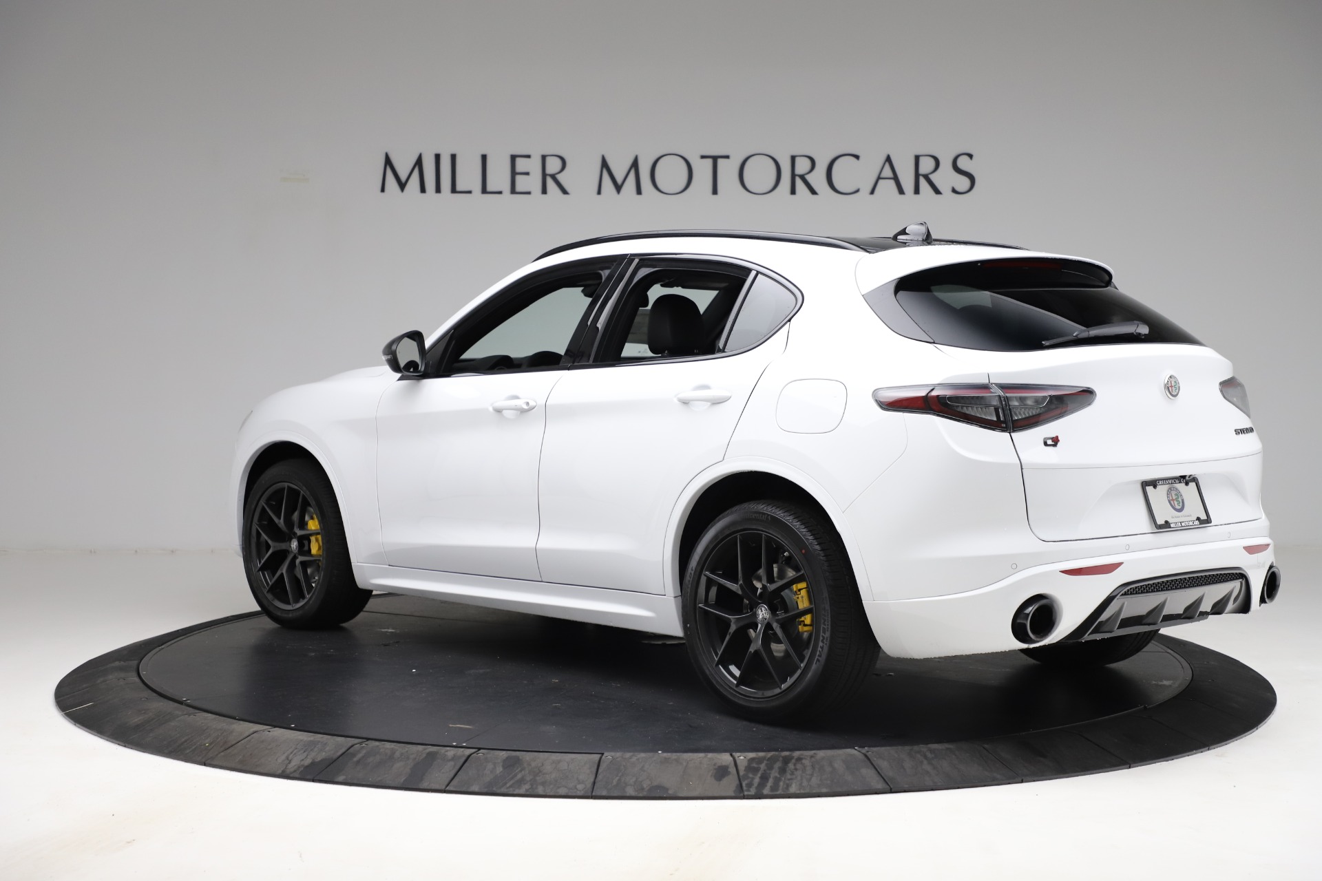 New-2021-Alfa-Romeo-Stelvio-Ti-Sport-Q4