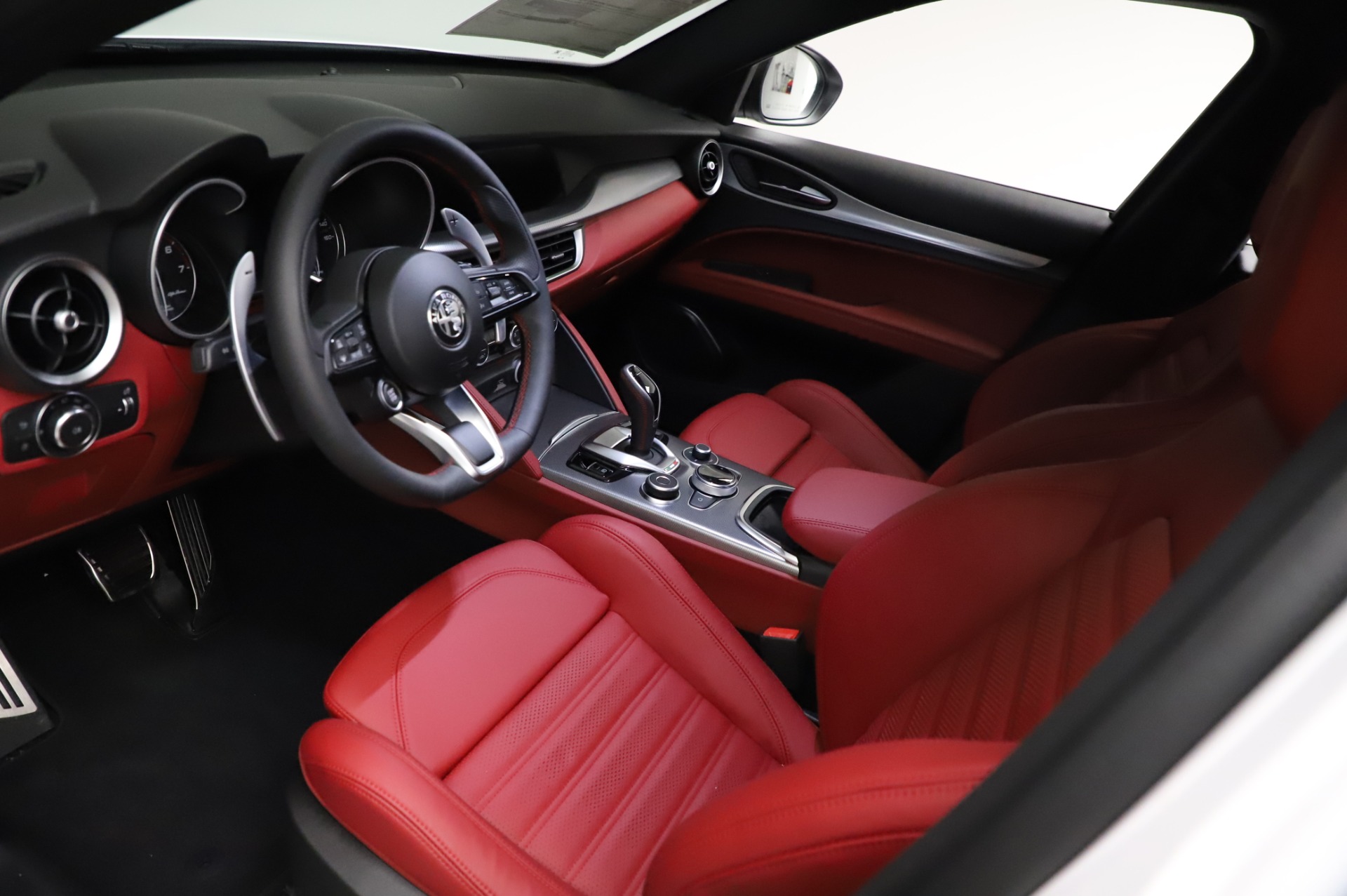 New-2021-Alfa-Romeo-Stelvio-Ti-Sport-Q4