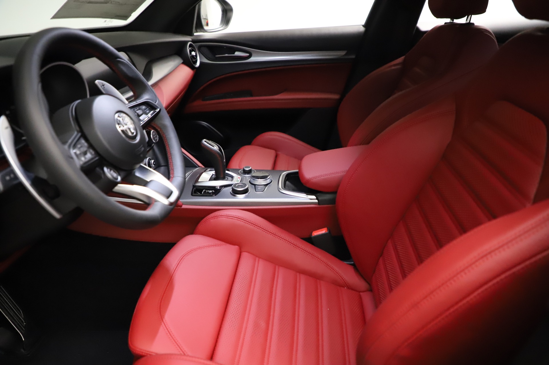 New-2021-Alfa-Romeo-Stelvio-Ti-Sport-Q4