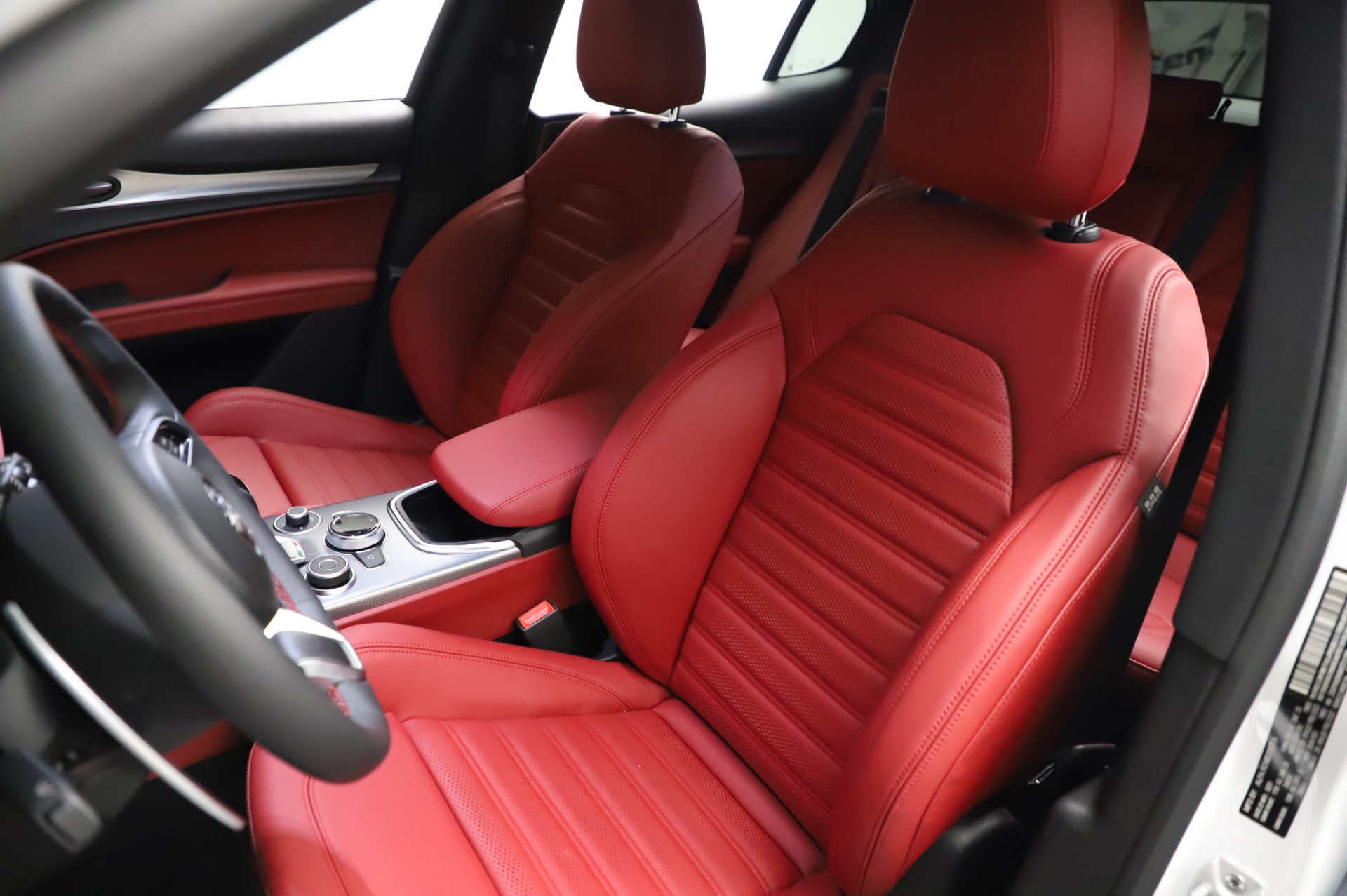 New-2021-Alfa-Romeo-Stelvio-Ti-Sport-Q4