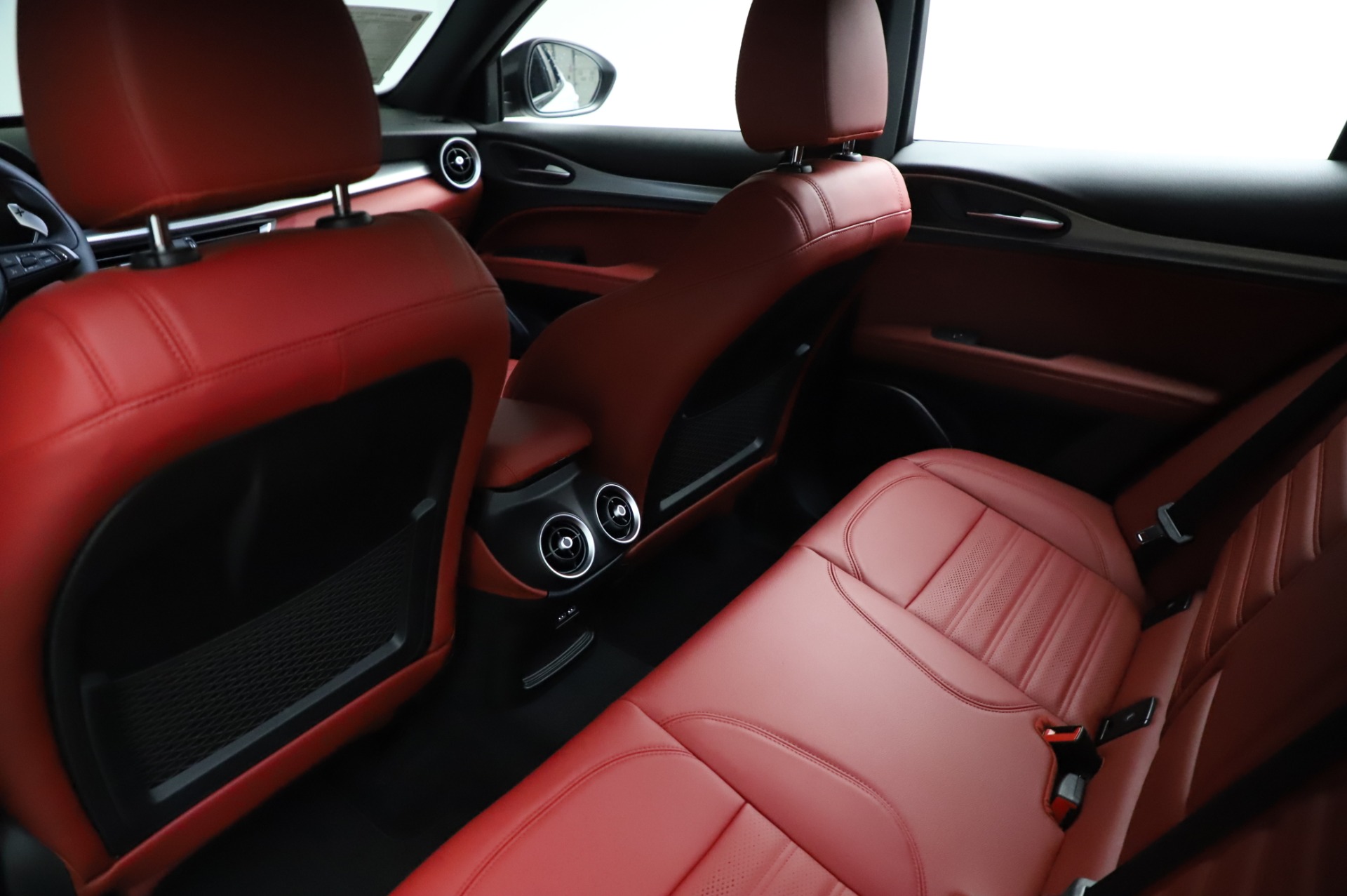 New-2021-Alfa-Romeo-Stelvio-Ti-Sport-Q4