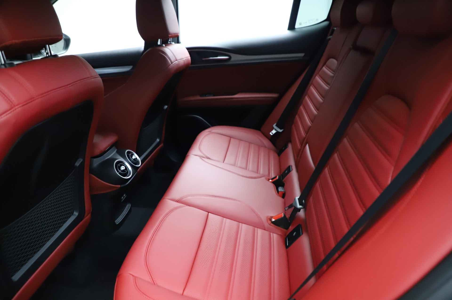 New-2021-Alfa-Romeo-Stelvio-Ti-Sport-Q4