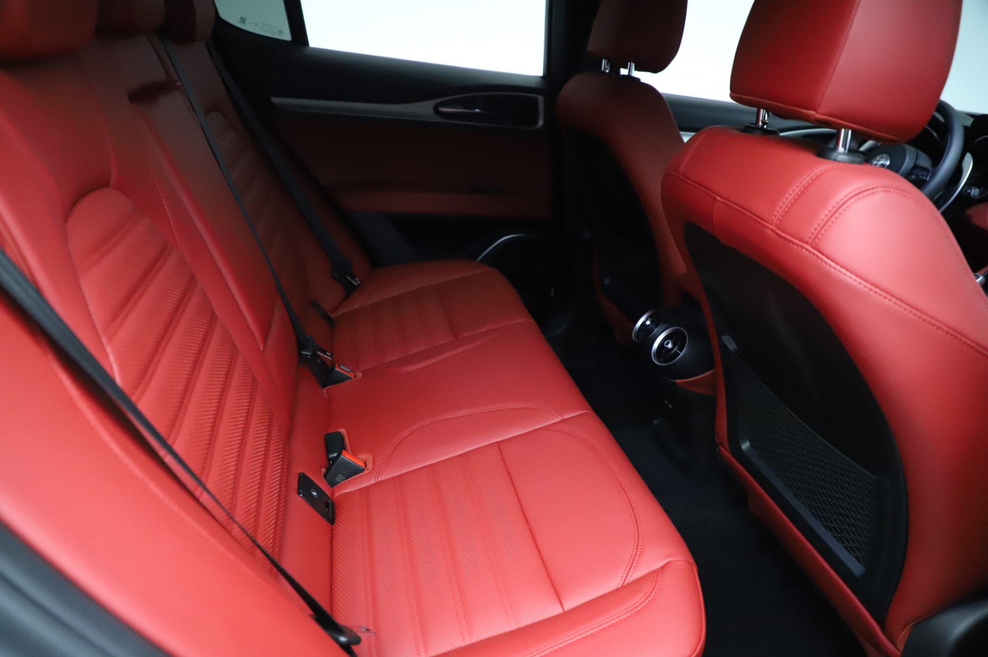 New-2021-Alfa-Romeo-Stelvio-Ti-Sport-Q4