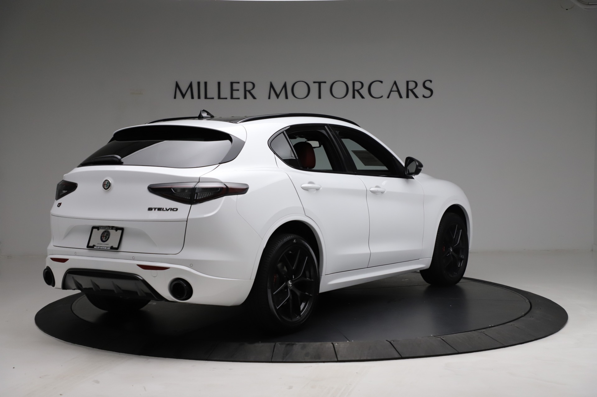 New-2021-Alfa-Romeo-Stelvio-Ti-Sport-Q4