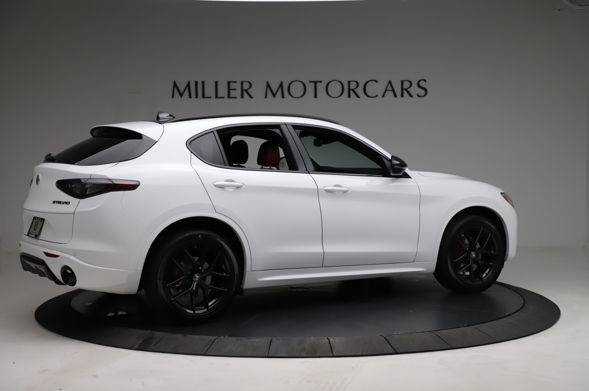 New-2021-Alfa-Romeo-Stelvio-Ti-Sport-Q4