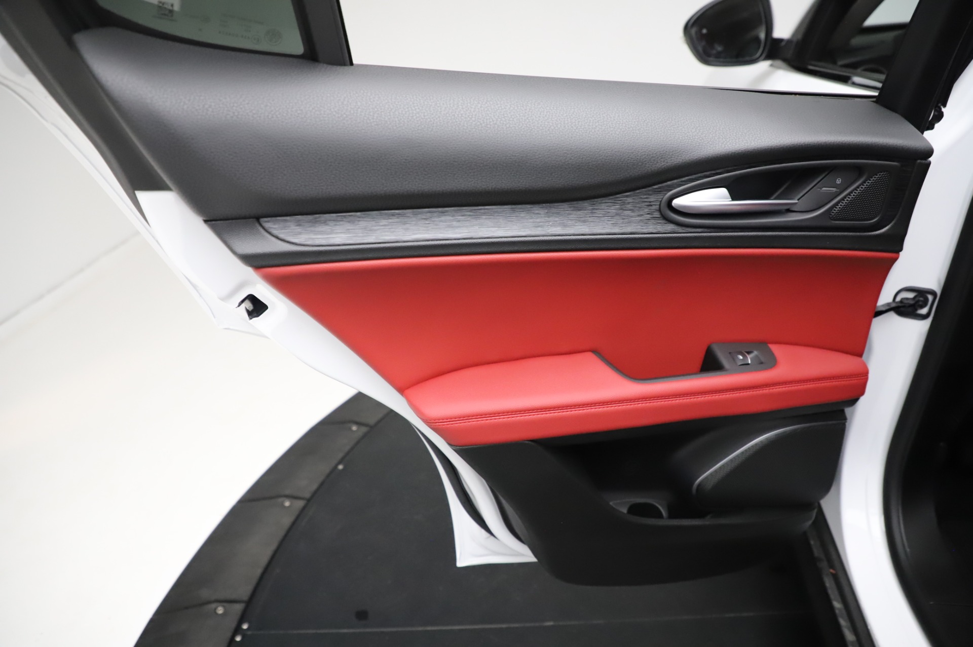 New-2021-Alfa-Romeo-Stelvio-Q4