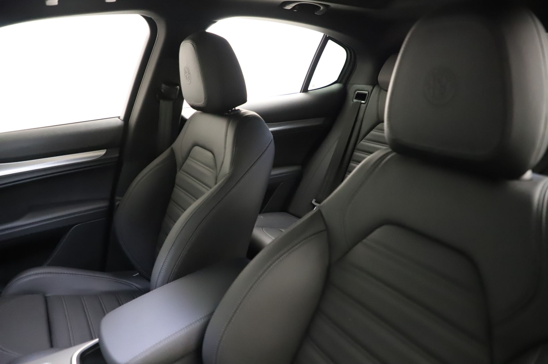 New-2021-Alfa-Romeo-Stelvio-Ti-Sport-Q4
