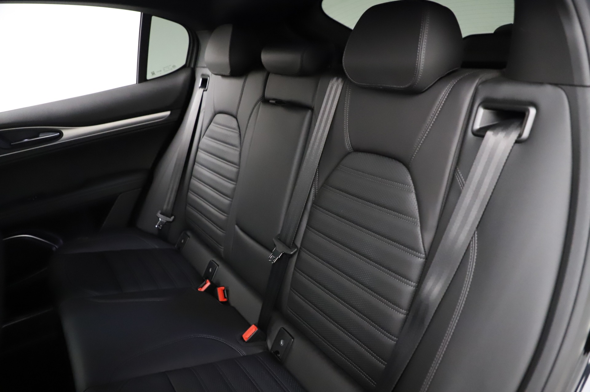 New-2021-Alfa-Romeo-Stelvio-Ti-Sport-Q4