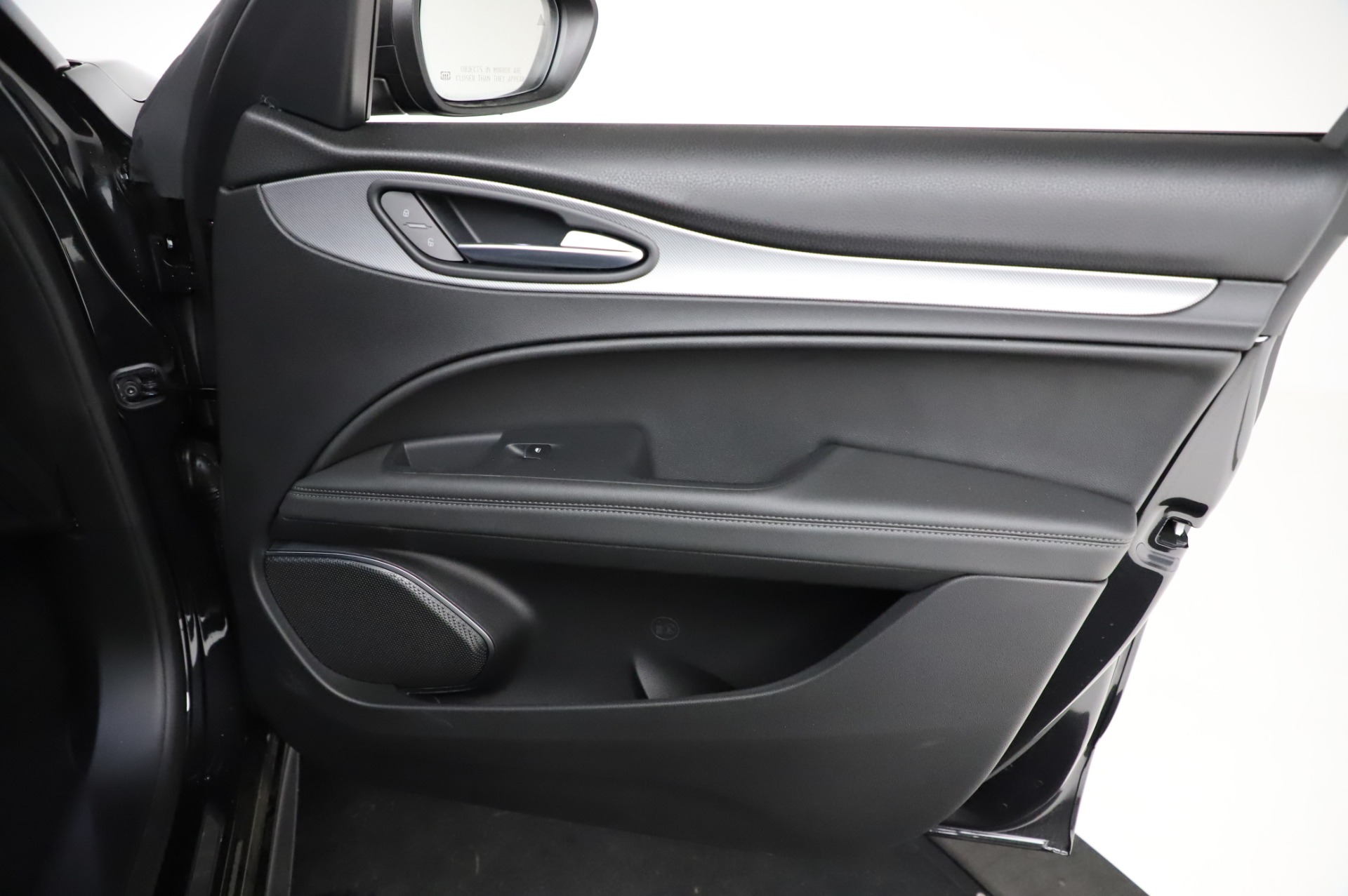 New-2021-Alfa-Romeo-Stelvio-Ti-Sport-Q4